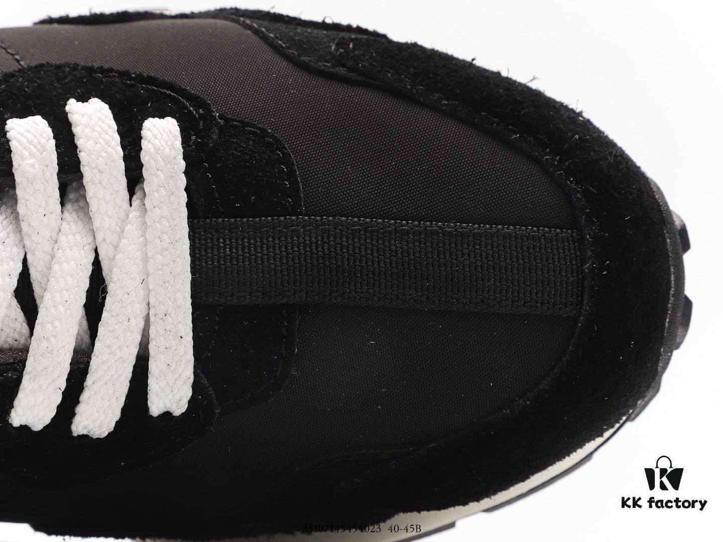 Bape x Nike Air Force 1'07 Low A BATHING APE Monkey Head, Low-Top Casual Sneakers, Color-Blocked Lace-Up Athletic Shoes Featuring the Iconic Phrase 'Ape Shall Never Kill Ape' from the Film. As a Pioneer of Harajuku Culture, A BATHING APE® Has Led Streetwear Trends with Its Signature Camouflage Prints and Monkey Logo, Establishing a Unique and Unmistakable Style.