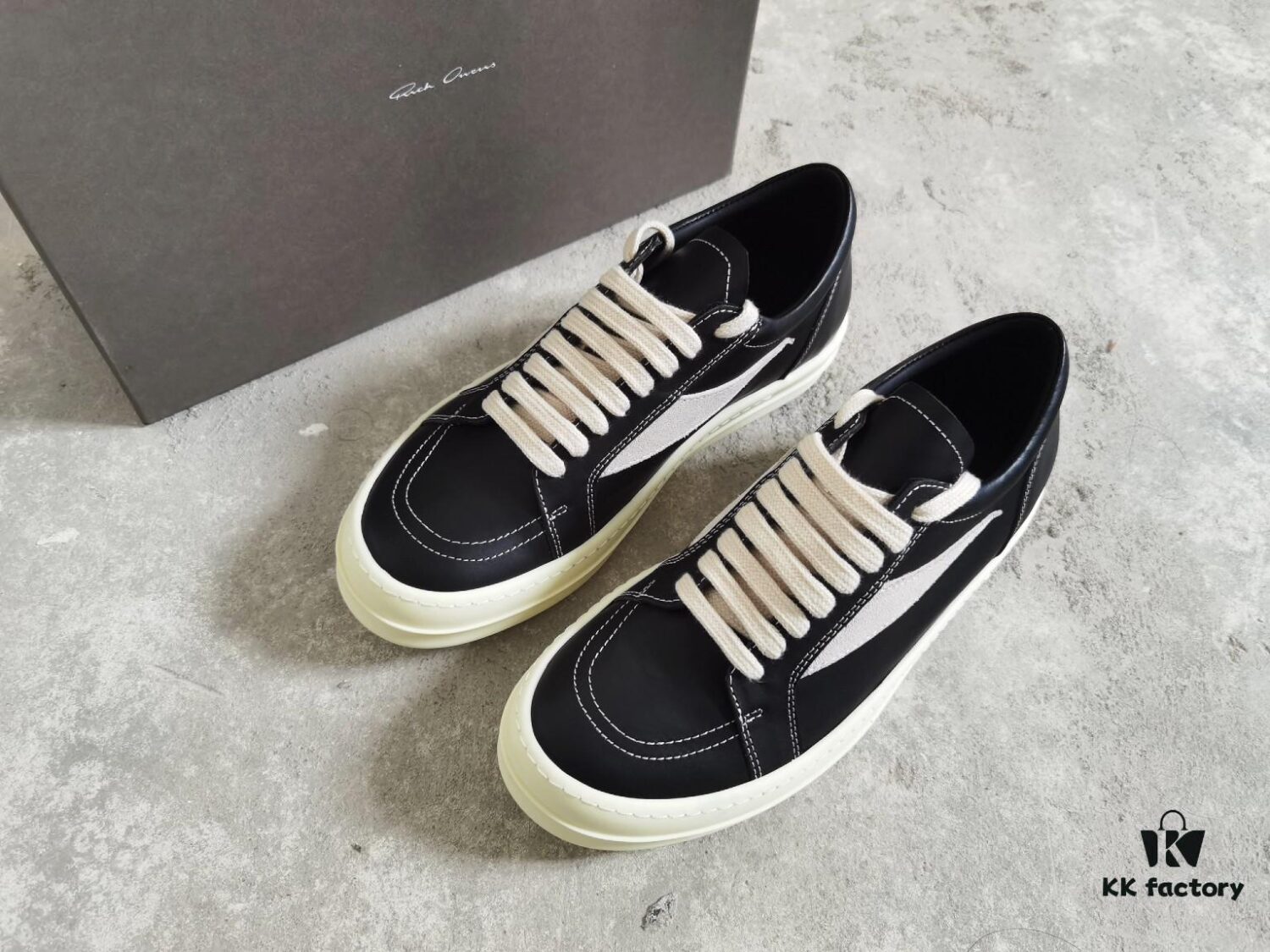 RICKOwens Full-Grain Calfskin Low-Cut Shoes Inspired by VANS Design
