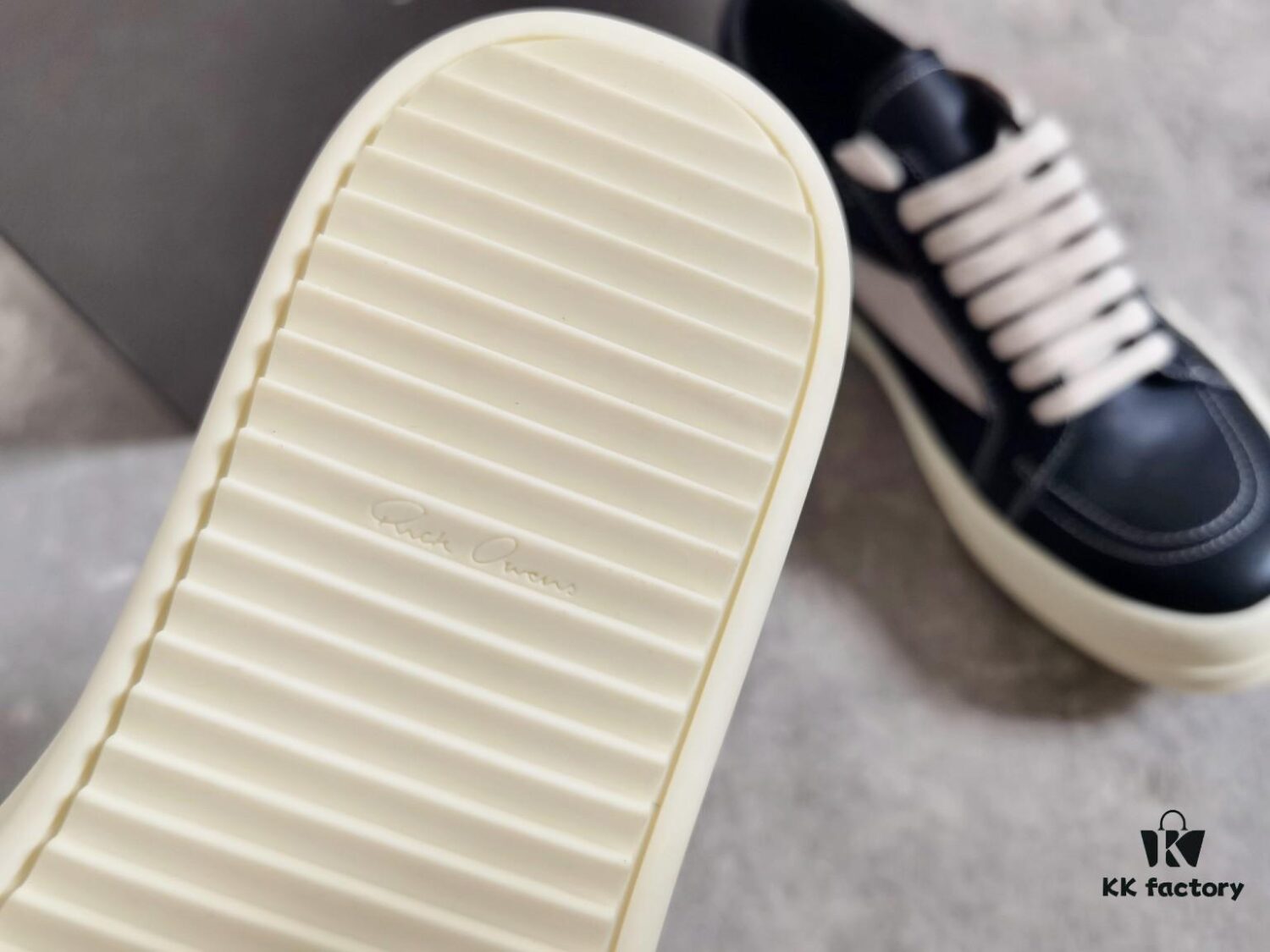 RICKOwens Full-Grain Calfskin Low-Cut Shoes Inspired by VANS Design