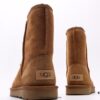UGG Full Wool Lining Top Quality Sheepskin Winter Boots from Australia, Warm Luxury Brand Unisex Style, UGG-5877 Official Website Synchronized, Made with Imported Cowhide and Precision Stitching, Featuring Imported Rubber Foam Outsole (Comfortable, Soft, Wear-Resistant), Excellent Craftsmanship That Wins Your Heart at First Sight