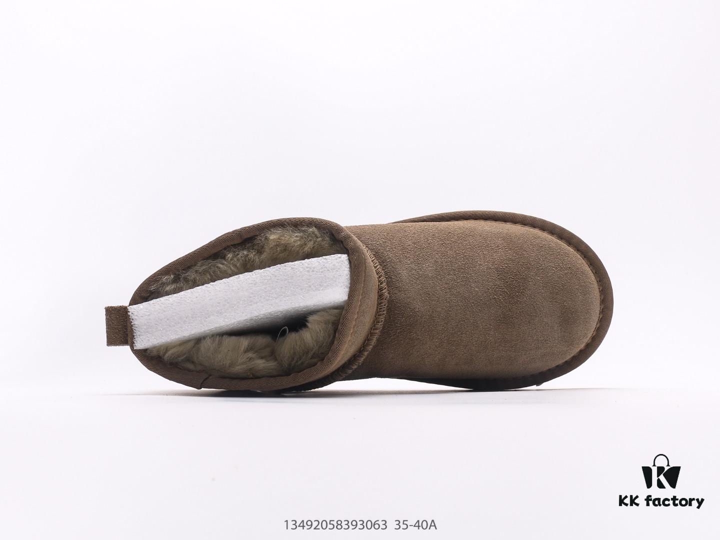 UGG Outdoor Snow Boots for Women, Official Synchronized Packaging with Inspection Label, Made from Original Factory Water-Repellent and Stain-Resistant Leather, Anti-Slip, Wear-Resistant, Lightweight Outsole, Short Boots, Stylish and Versatile, British Style, Comfortable Calf-High Booties for Autumn and Winter, Thick-Soled Fashionable Footwear with Excellent Warmth, Ideal for Cold Weather