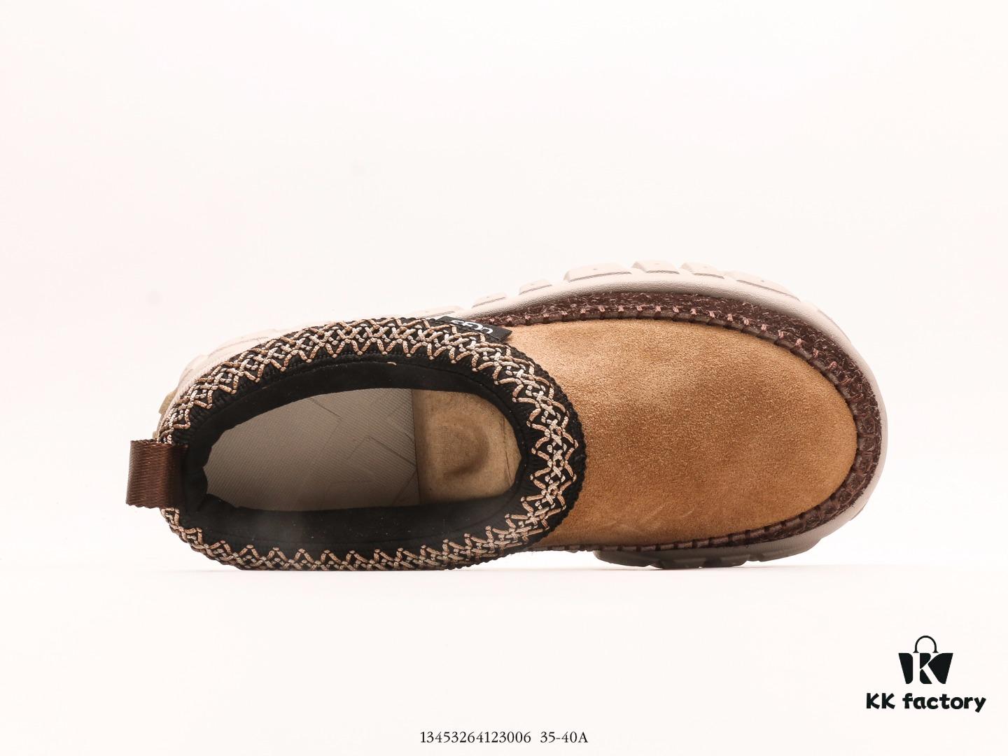 UGG Popular Item UGG Brand Has Become a Symbol of Fashion, Casual Lifestyle, and Luxury, Establishing Itself as a Global Premium Fashion Brand Focused on Delivering Luxurious Comfort to Customers