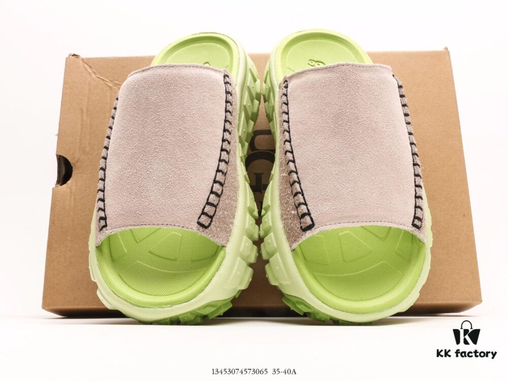 UGG W Classic Coquette Clog Slipper II, Coquette 2.0 Series Fashionable Indoor Mule-Style Comfortable Warm Half-Open Back Slippers