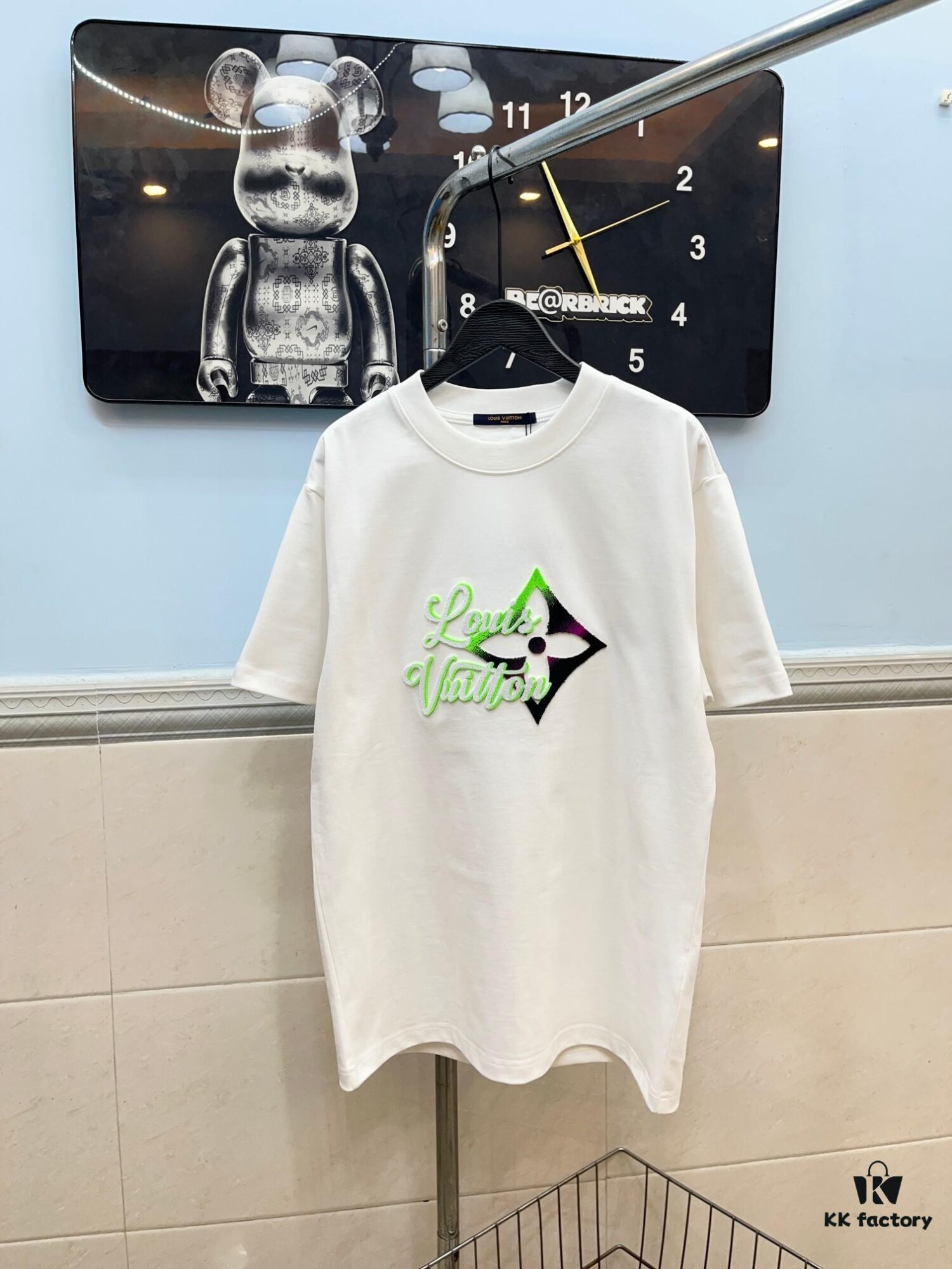 LOUIS VUITTON Lv Louis Vuitton New Logo Embroidered Gradient Letter Crew Neck Short Sleeve T-Shirt