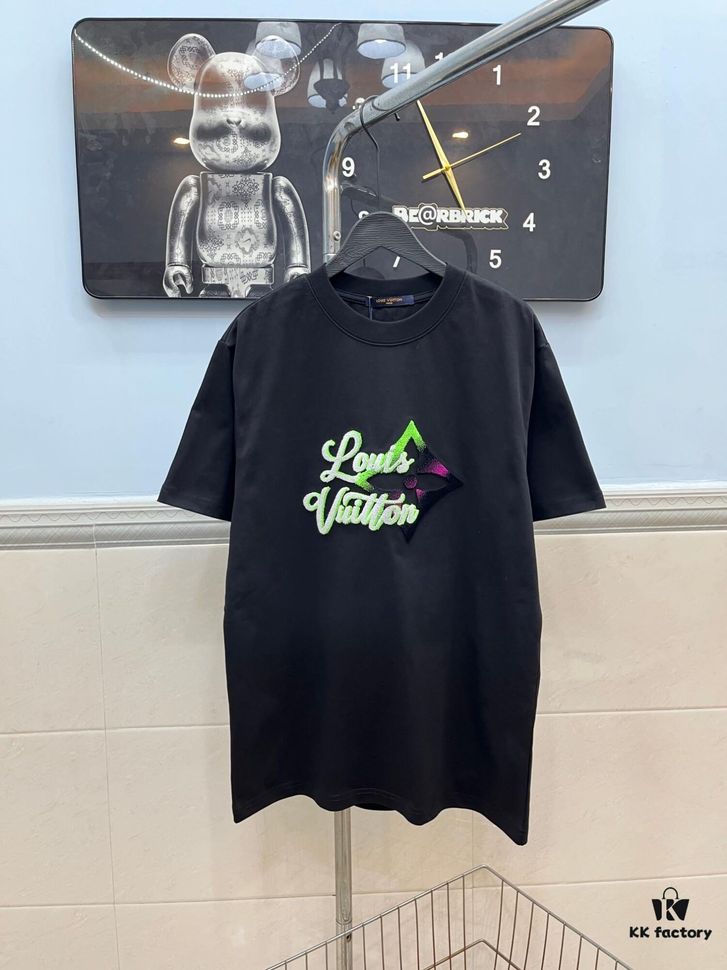 LOUIS VUITTON Lv Louis Vuitton New Logo Embroidered Gradient Letter Crew Neck Short Sleeve T-Shirt