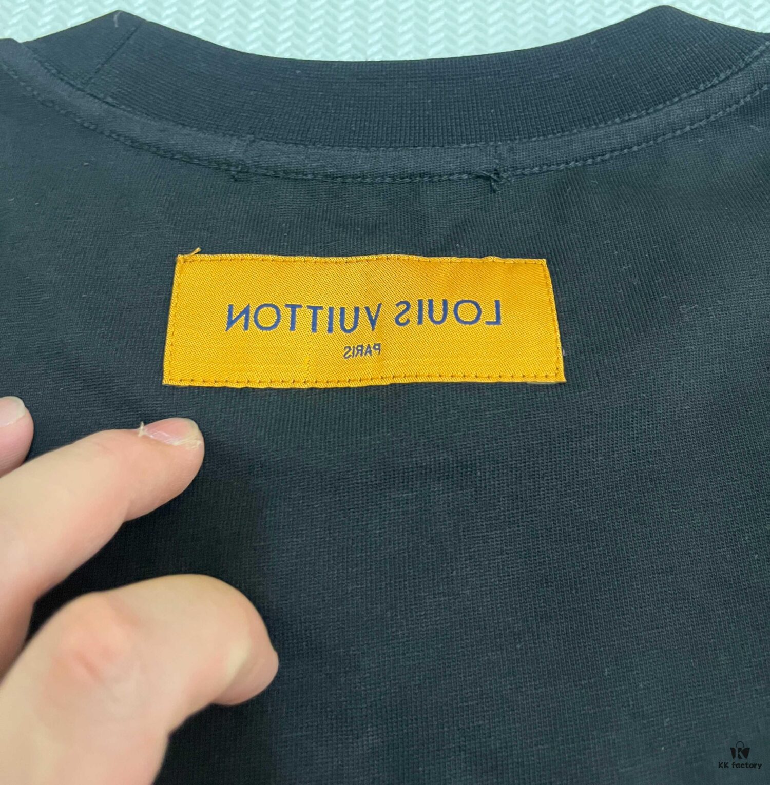 LOUIS VUITTON Lv Louis Vuitton New Logo Embroidered Gradient Letter Crew Neck Short Sleeve T-Shirt