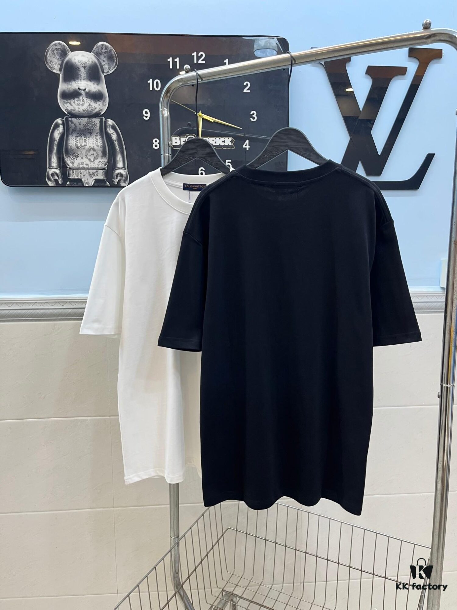 Louis Vuitton/LV New Arrival Logo Embroidered Short Sleeve T-Shirt with Refined 3D Embroidery