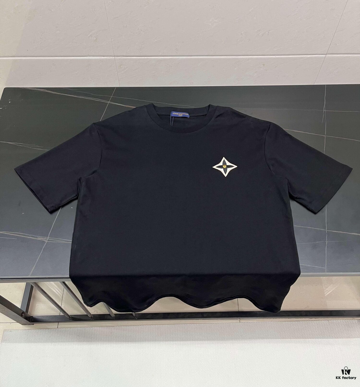 Louis Vuitton/LV New Arrival Logo Embroidered Short Sleeve T-Shirt with Refined 3D Embroidery