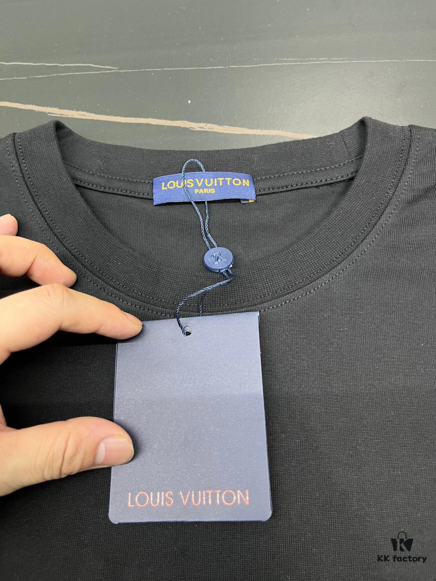 Louis Vuitton/LV New Arrival Logo Embroidered Short Sleeve T-Shirt with Refined 3D Embroidery