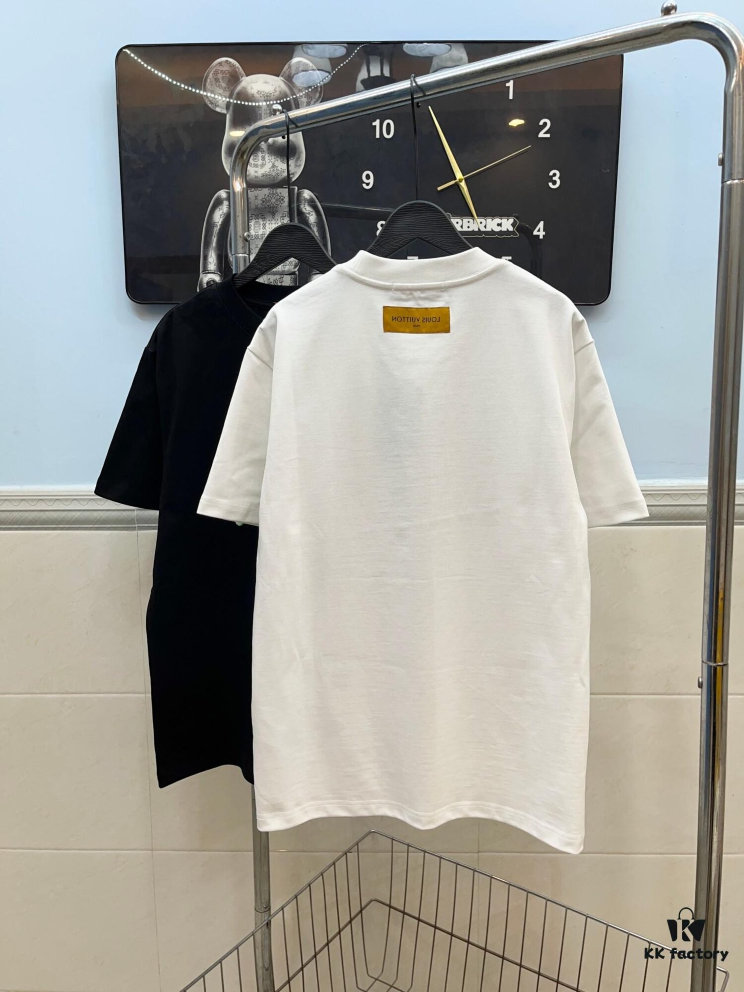 LOUIS VUITTON Lv Louis Vuitton New Logo Embroidered Gradient Letter Crew Neck Short Sleeve T-Shirt