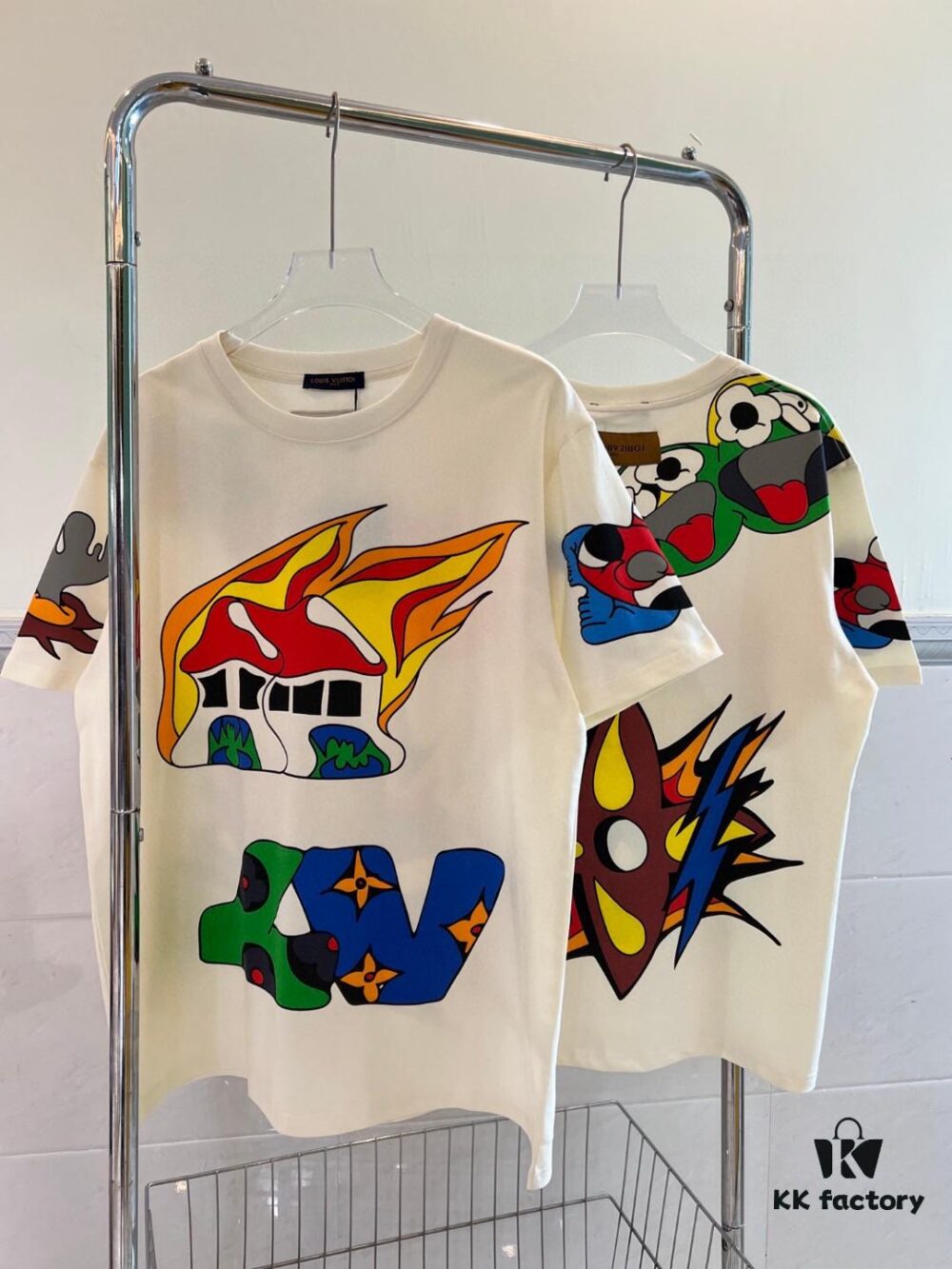 LOUIS VUITTON Lv Louis Vuitton European Runway Flame Short Sleeve T-Shirt with Front and Back Colorful Graffiti Print