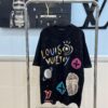LOUIS VUITTON Louis Hand-painted Crow New Short Sleeve T-shirt, High Quality 280g Combed Cotton Double Yarn Fabric, Soft and Comfortable Wear, Front Hand-painted Crow Design with Special Craftsmanship for Trendy Style, Custom Dyed to Match Official Website, Full Triple Labels Included, Not Ordinary Market Version, Guaranteed Quality, Unisex Design