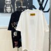 LOUIS VUITTON Louis Hand-painted Crow New Short Sleeve T-shirt, High Quality 280g Combed Cotton Double Yarn Fabric, Soft and Comfortable Wear, Front Hand-painted Crow Design with Special Craftsmanship for Trendy Style, Custom Dyed to Match Official Website, Full Triple Labels Included, Not Ordinary Market Version, Guaranteed Quality, Unisex Design