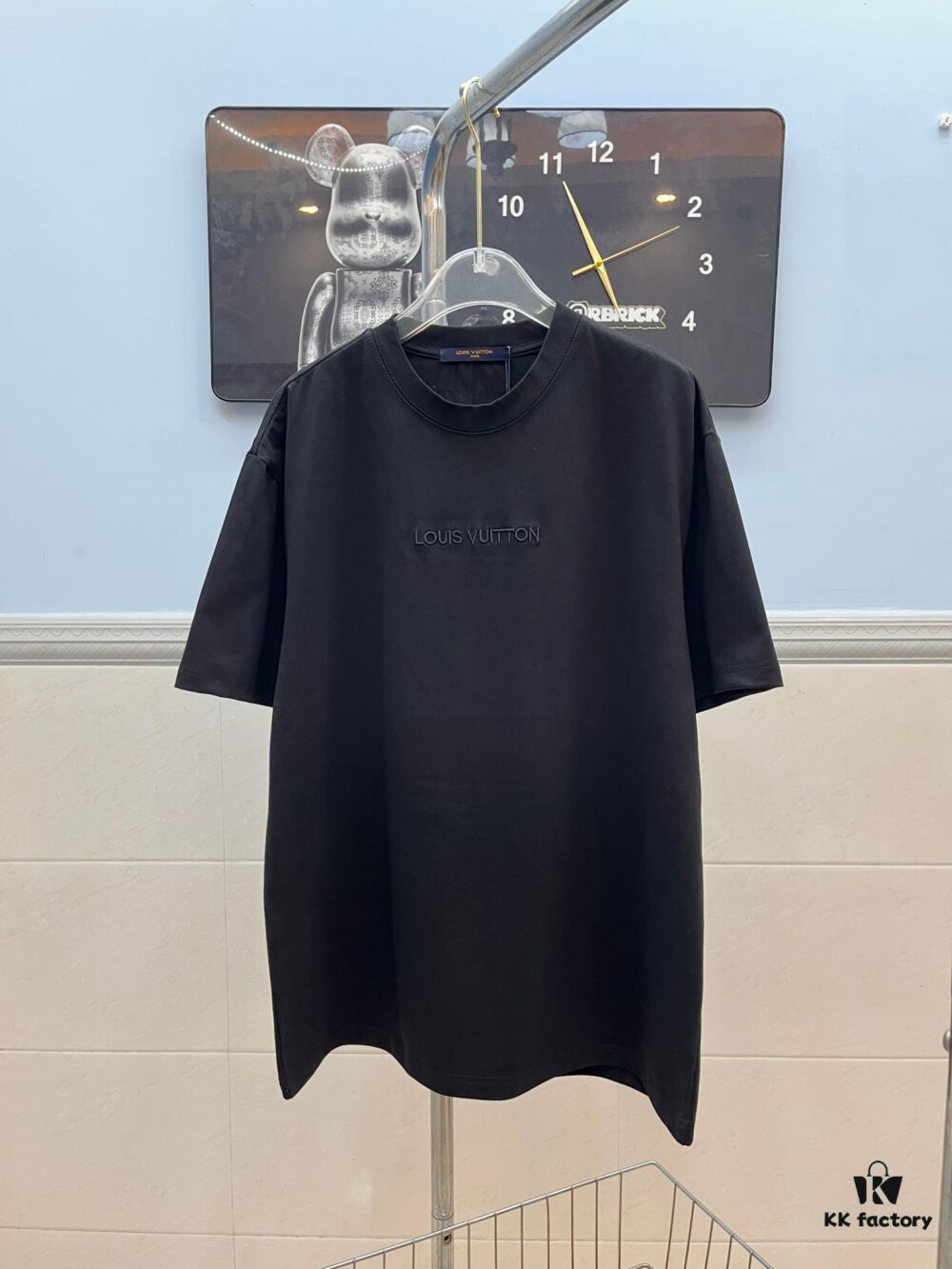 LOUIS VUITTON Embroidered New Short Sleeve T-Shirt, High Quality 280g Double Cotton Fabric, Soft Comfortable Wear, Nylon Smooth Washed Cotton Material, Premium Front Embroidery with Special Craftsmanship, Fashion Trend Style, Custom Dyeing and Matching Official Website Design, Complete Three Labels, Not Ordinary Market Version, Guaranteed Quality, Unisex Design