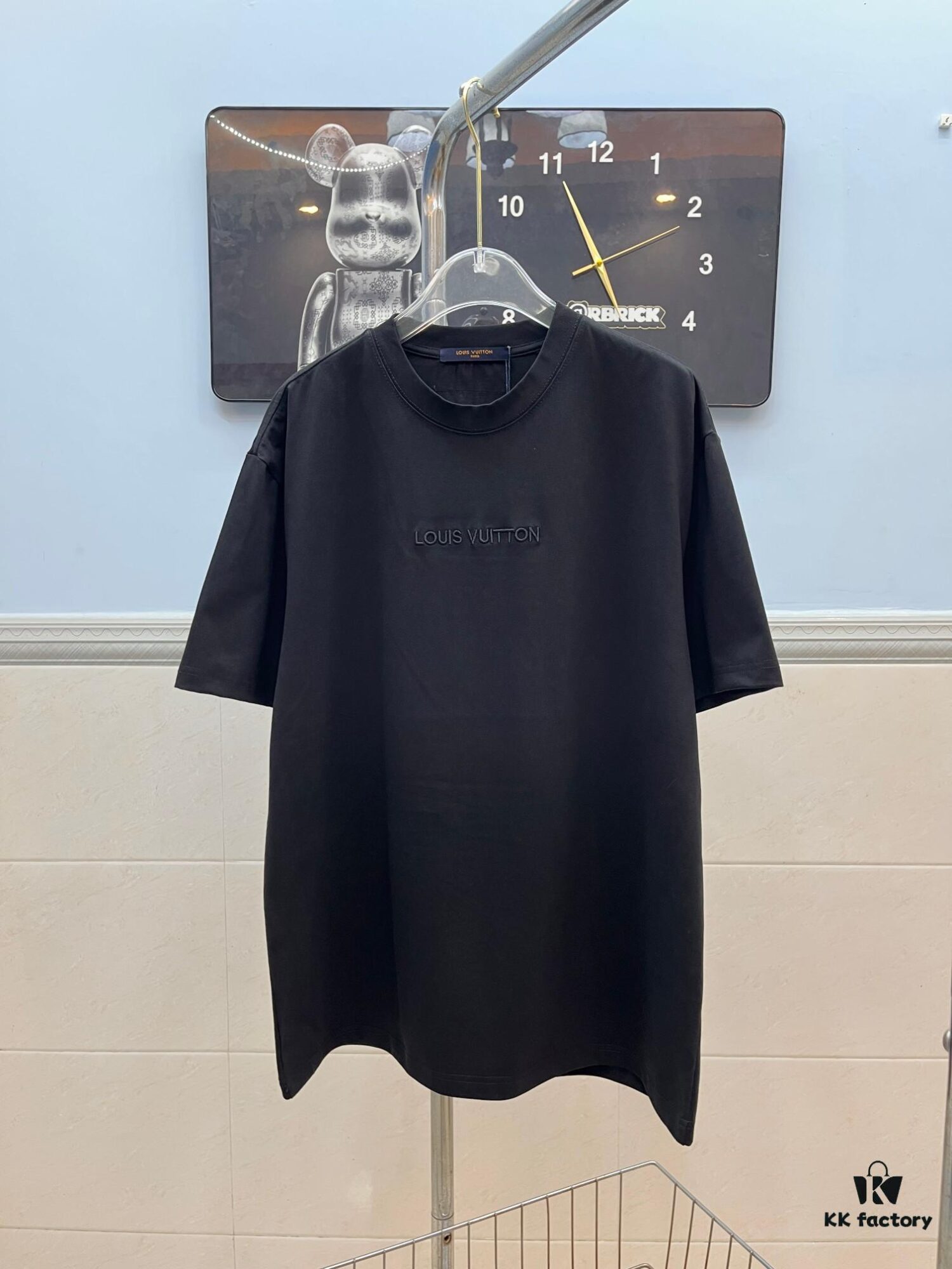 LOUIS VUITTON Embroidered New Short Sleeve T-Shirt, High Quality 280g Double Cotton Fabric, Soft Comfortable Wear, Nylon Smooth Washed Cotton Material, Premium Front Embroidery with Special Craftsmanship, Fashion Trend Style, Custom Dyeing and Matching Official Website Design, Complete Three Labels, Not Ordinary Market Version, Guaranteed Quality, Unisex Design