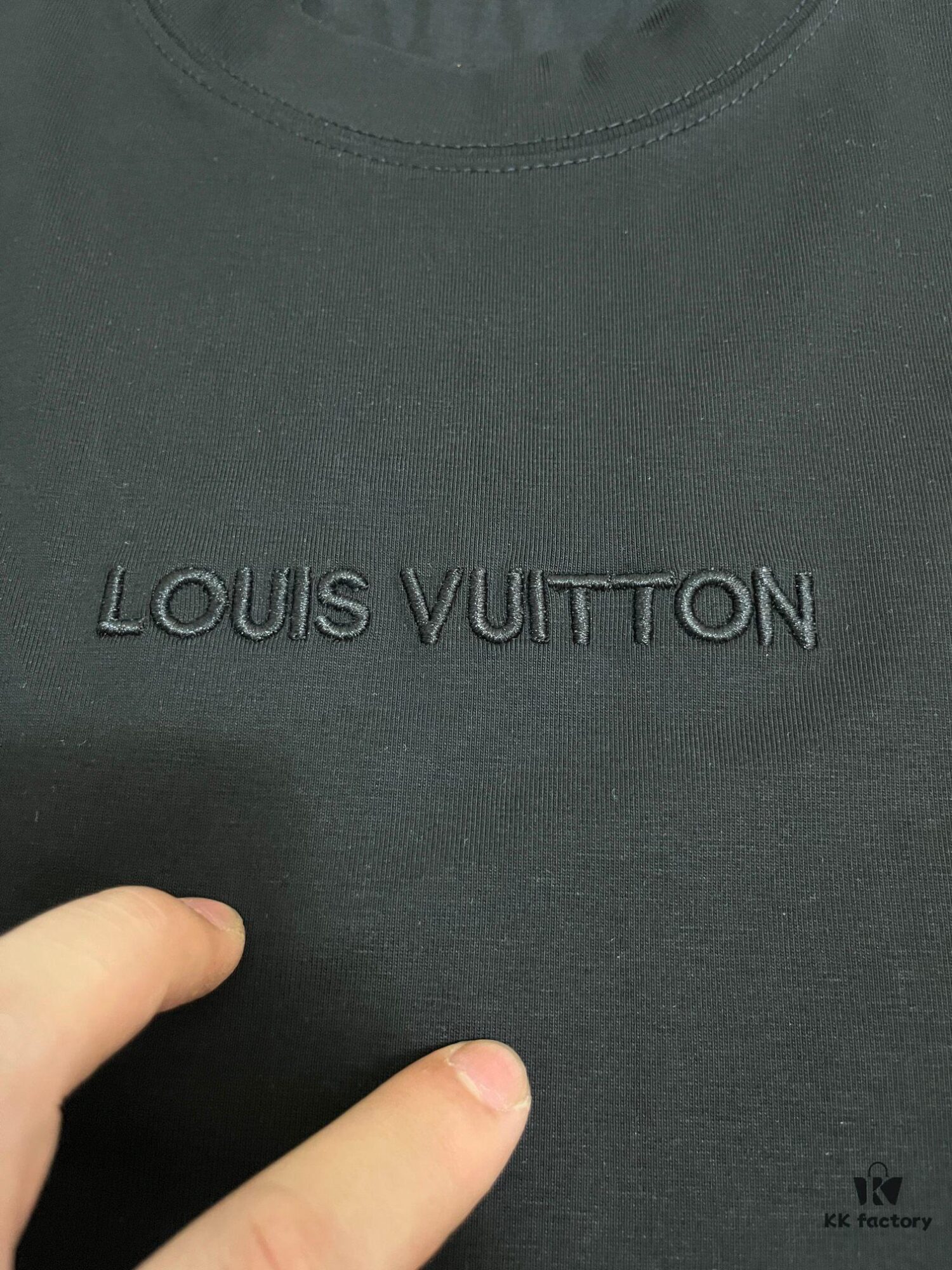 LOUIS VUITTON Embroidered New Short Sleeve T-Shirt, High Quality 280g Double Cotton Fabric, Soft Comfortable Wear, Nylon Smooth Washed Cotton Material, Premium Front Embroidery with Special Craftsmanship, Fashion Trend Style, Custom Dyeing and Matching Official Website Design, Complete Three Labels, Not Ordinary Market Version, Guaranteed Quality, Unisex Design