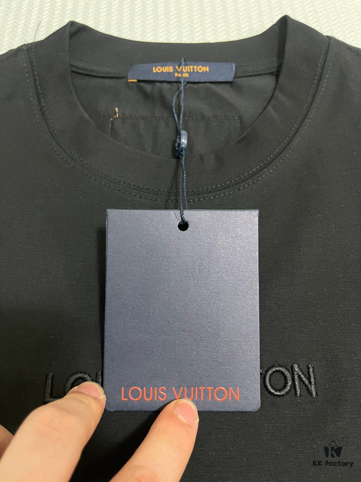 LOUIS VUITTON Embroidered New Short Sleeve T-Shirt, High Quality 280g Double Cotton Fabric, Soft Comfortable Wear, Nylon Smooth Washed Cotton Material, Premium Front Embroidery with Special Craftsmanship, Fashion Trend Style, Custom Dyeing and Matching Official Website Design, Complete Three Labels, Not Ordinary Market Version, Guaranteed Quality, Unisex Design