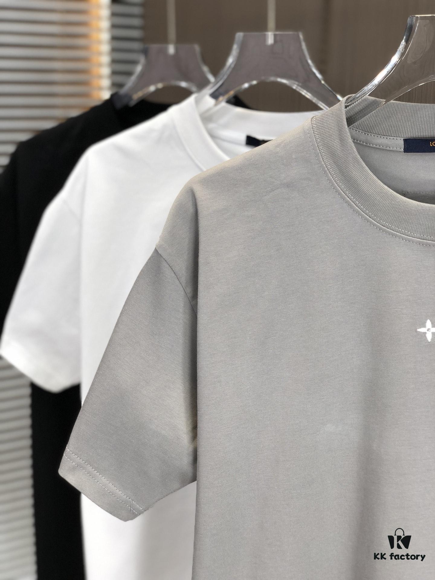 LV Louis Vuitton 2025 Spring/Summer New Arrival Round Neck Short Sleeve T-Shirt with Front Embroidery and Back Chain Stitch Design, Made from 320g Double-Layer Combed Cotton Fabric, Slightly Loose Fit, Soft and Substantial Fabric Texture, Unisex Style