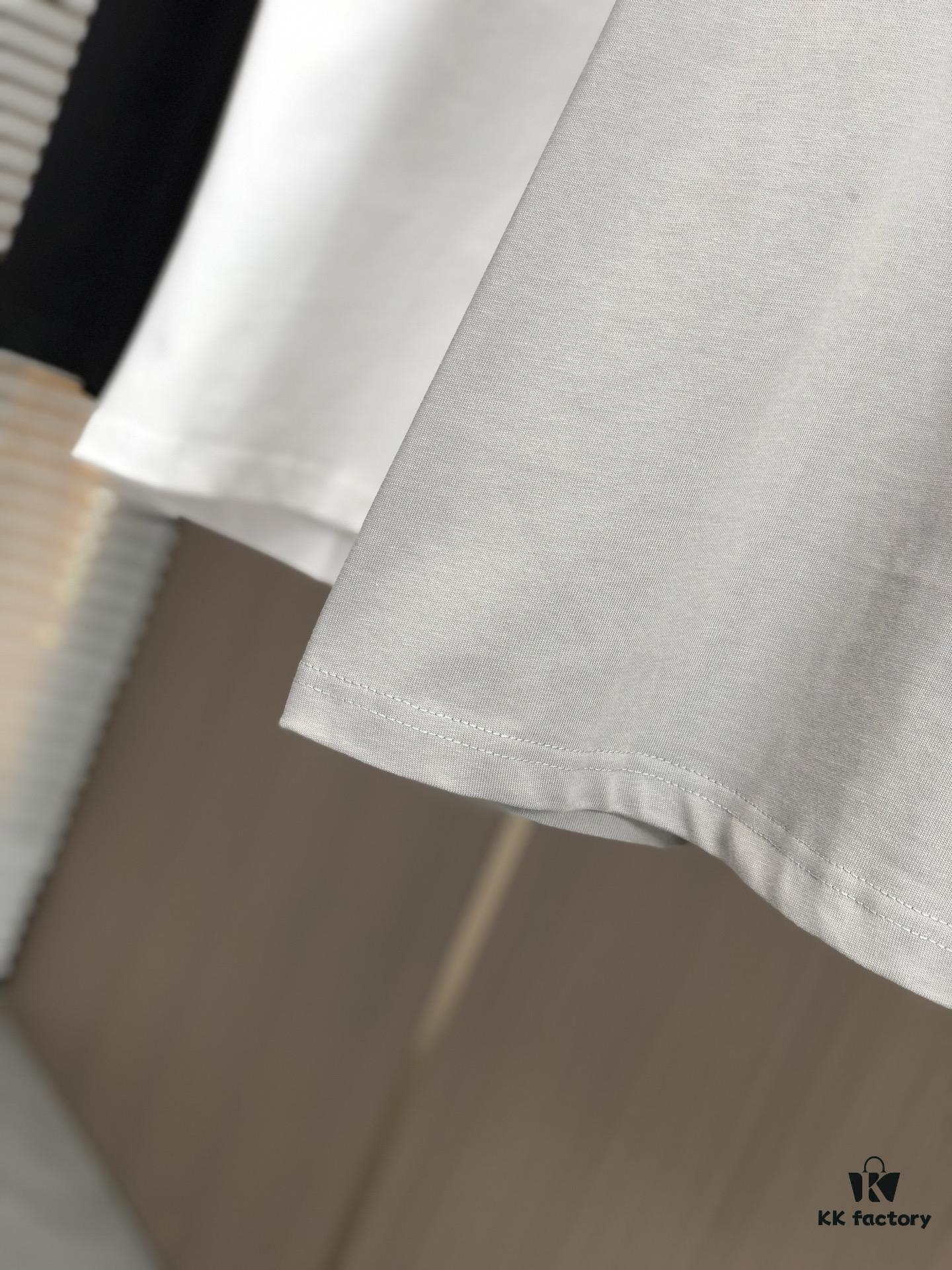 LV Louis Vuitton 2025 Spring/Summer New Arrival Round Neck Short Sleeve T-Shirt with Front Embroidery and Back Chain Stitch Design, Made from 320g Double-Layer Combed Cotton Fabric, Slightly Loose Fit, Soft and Substantial Fabric Texture, Unisex Style