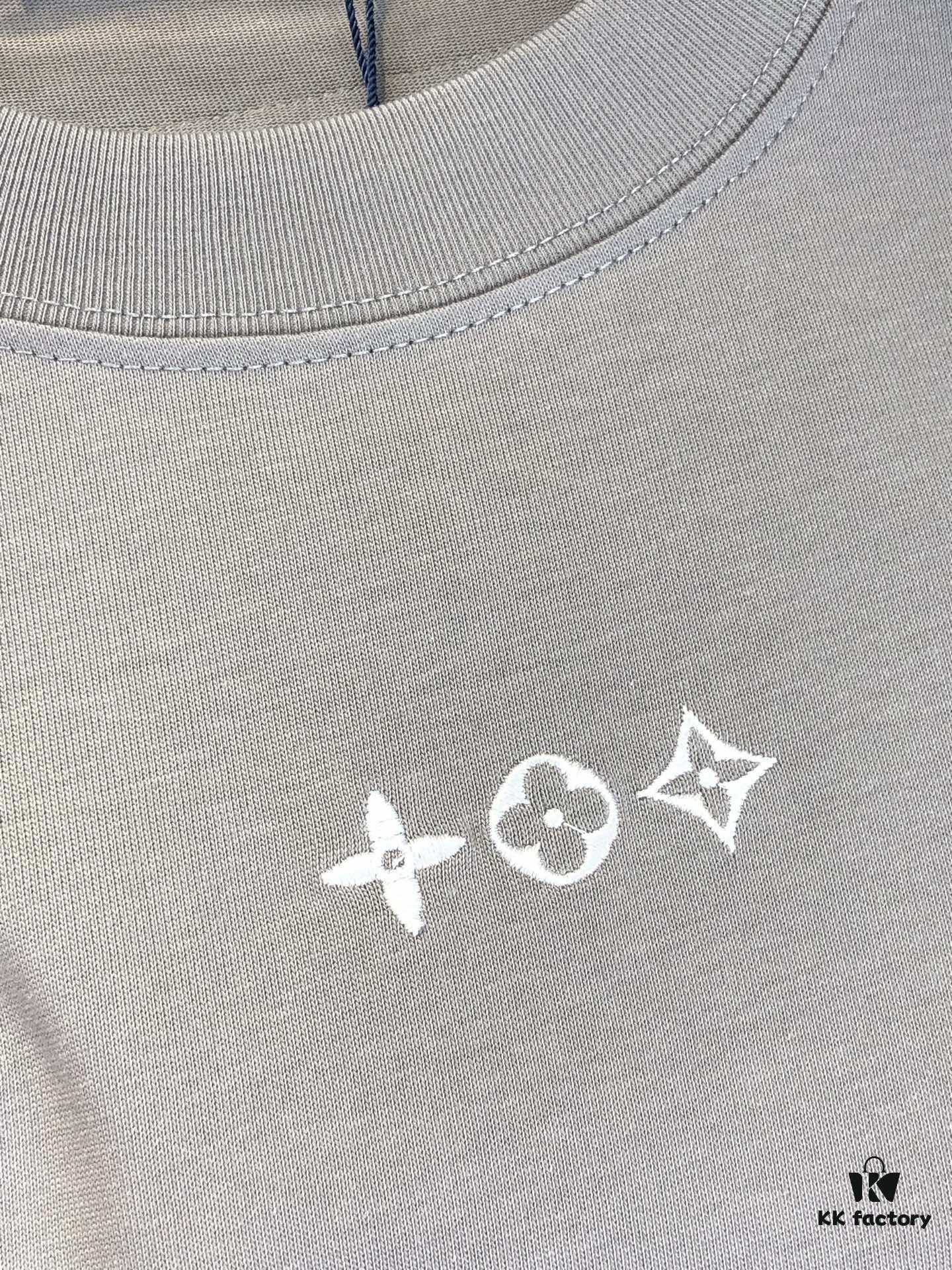 LV Louis Vuitton 2025 Spring/Summer New Arrival Round Neck Short Sleeve T-Shirt with Front Embroidery and Back Chain Stitch Design, Made from 320g Double-Layer Combed Cotton Fabric, Slightly Loose Fit, Soft and Substantial Fabric Texture, Unisex Style