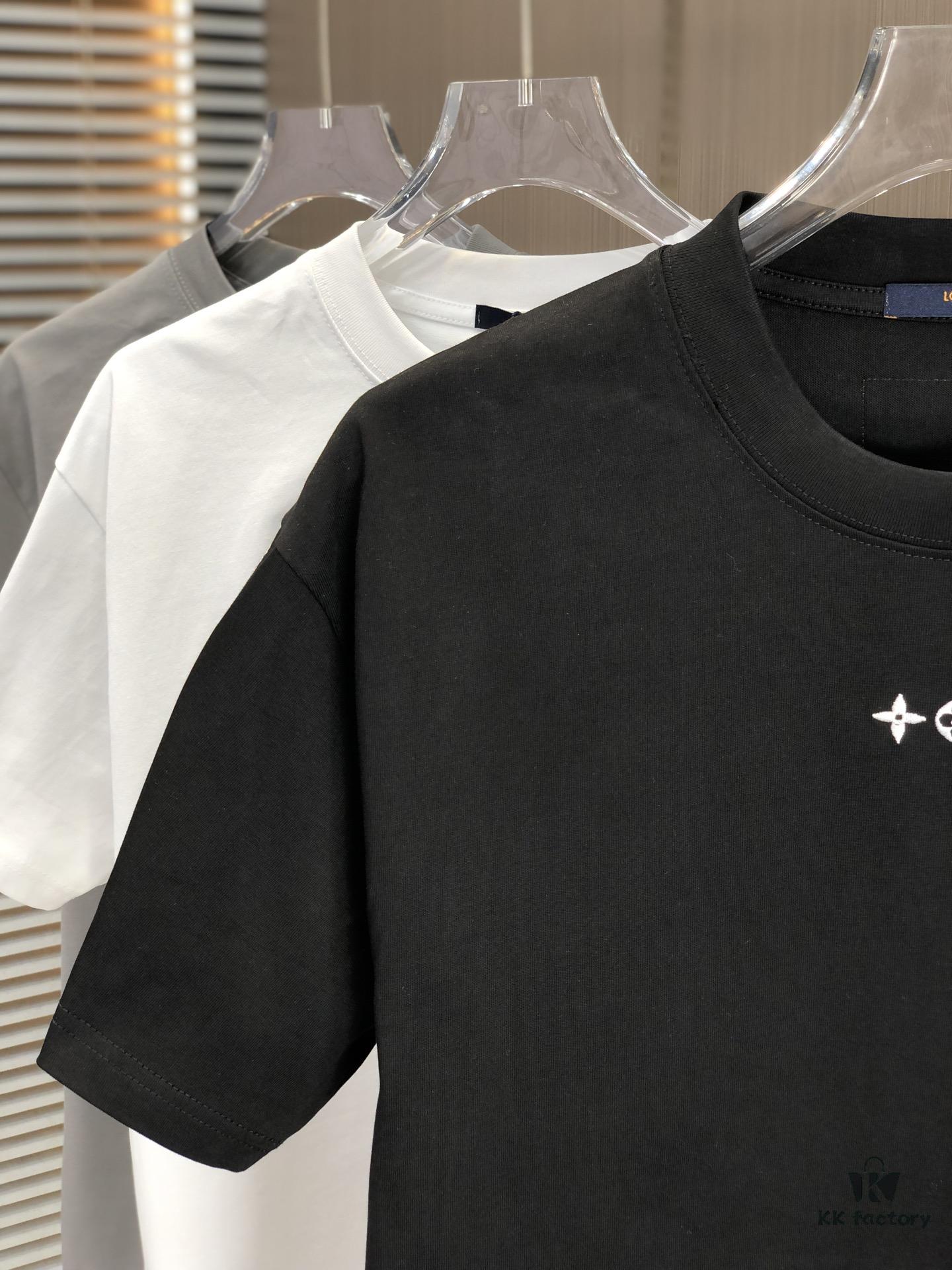 LV Louis Vuitton 2025 Spring/Summer New Arrival Round Neck Short Sleeve T-Shirt with Front Embroidery and Back Chain Stitch Design, Made from 320g Double-Layer Combed Cotton Fabric, Slightly Loose Fit, Soft and Substantial Fabric Texture, Unisex Style