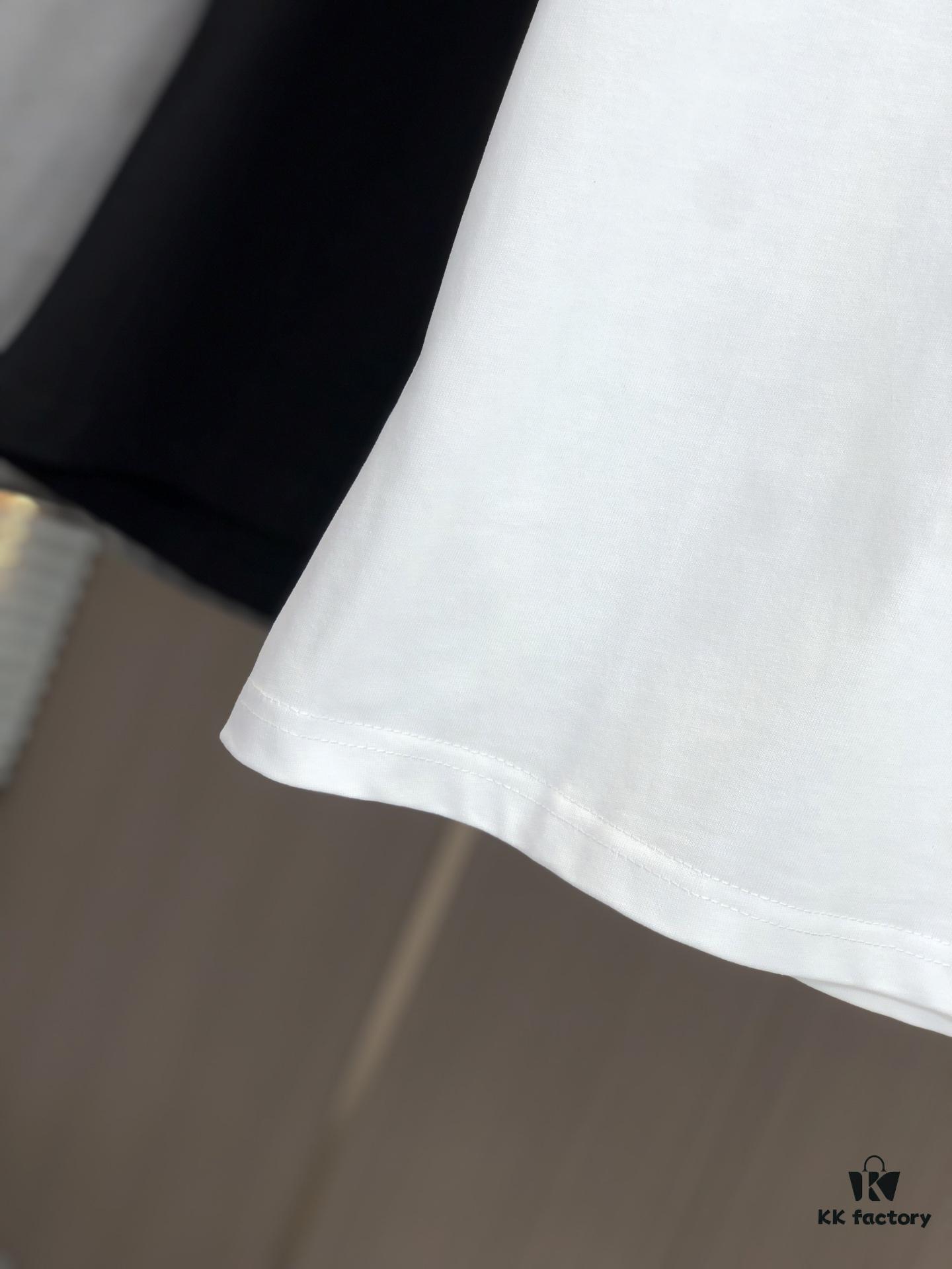 LV Louis Vuitton 2025 Spring-Summer New Arrival Round Neck Short Sleeve T-Shirt with Front Embroidery and Back Chain Stitching, Made from 320g Double-Combed Cotton Fabric, Slightly Loose Fit, Soft and Substantial Texture, Unisex Design