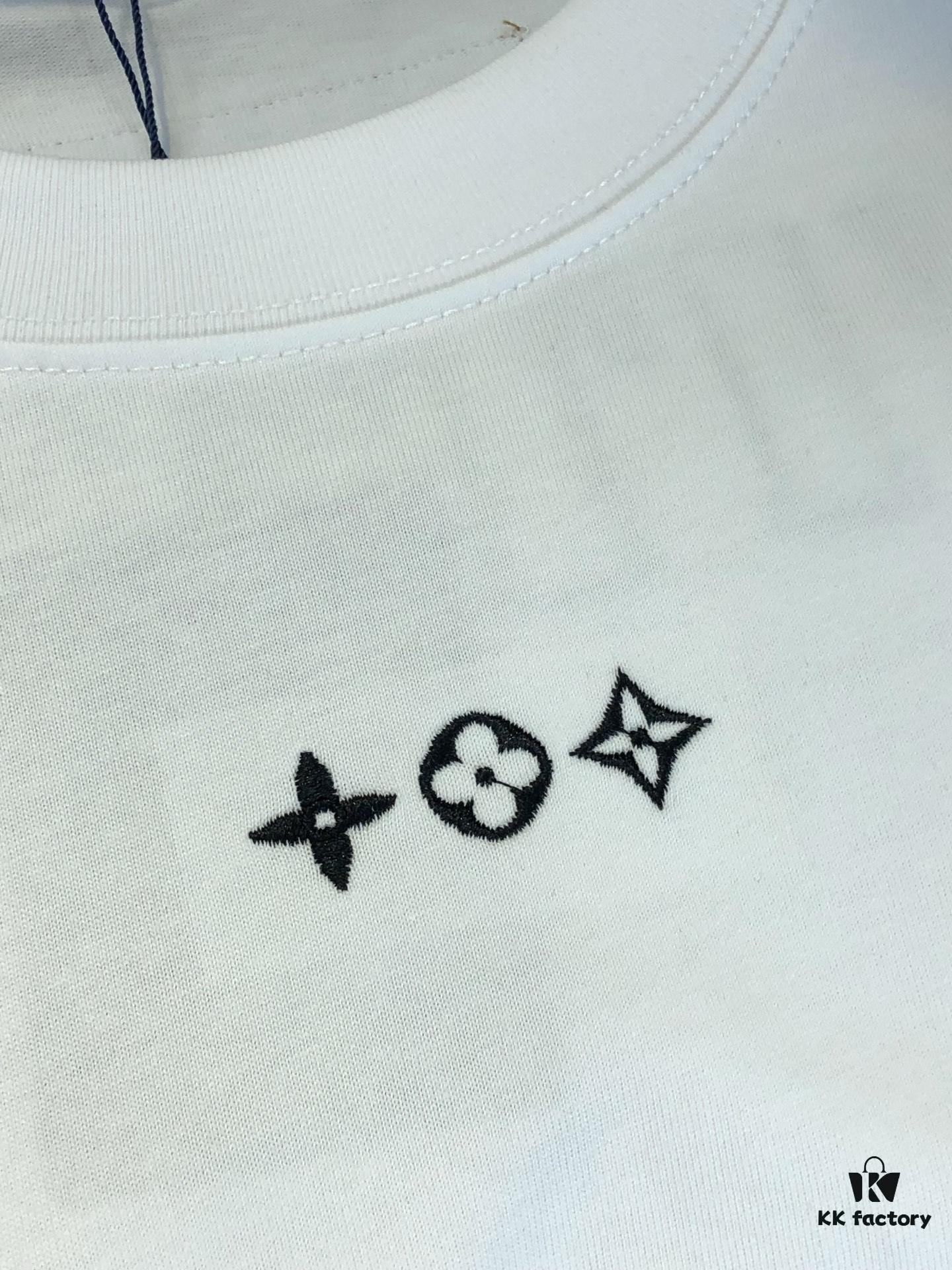LV Louis Vuitton 2025 Spring-Summer New Arrival Round Neck Short Sleeve T-Shirt with Front Embroidery and Back Chain Stitching, Made from 320g Double-Combed Cotton Fabric, Slightly Loose Fit, Soft and Substantial Texture, Unisex Design