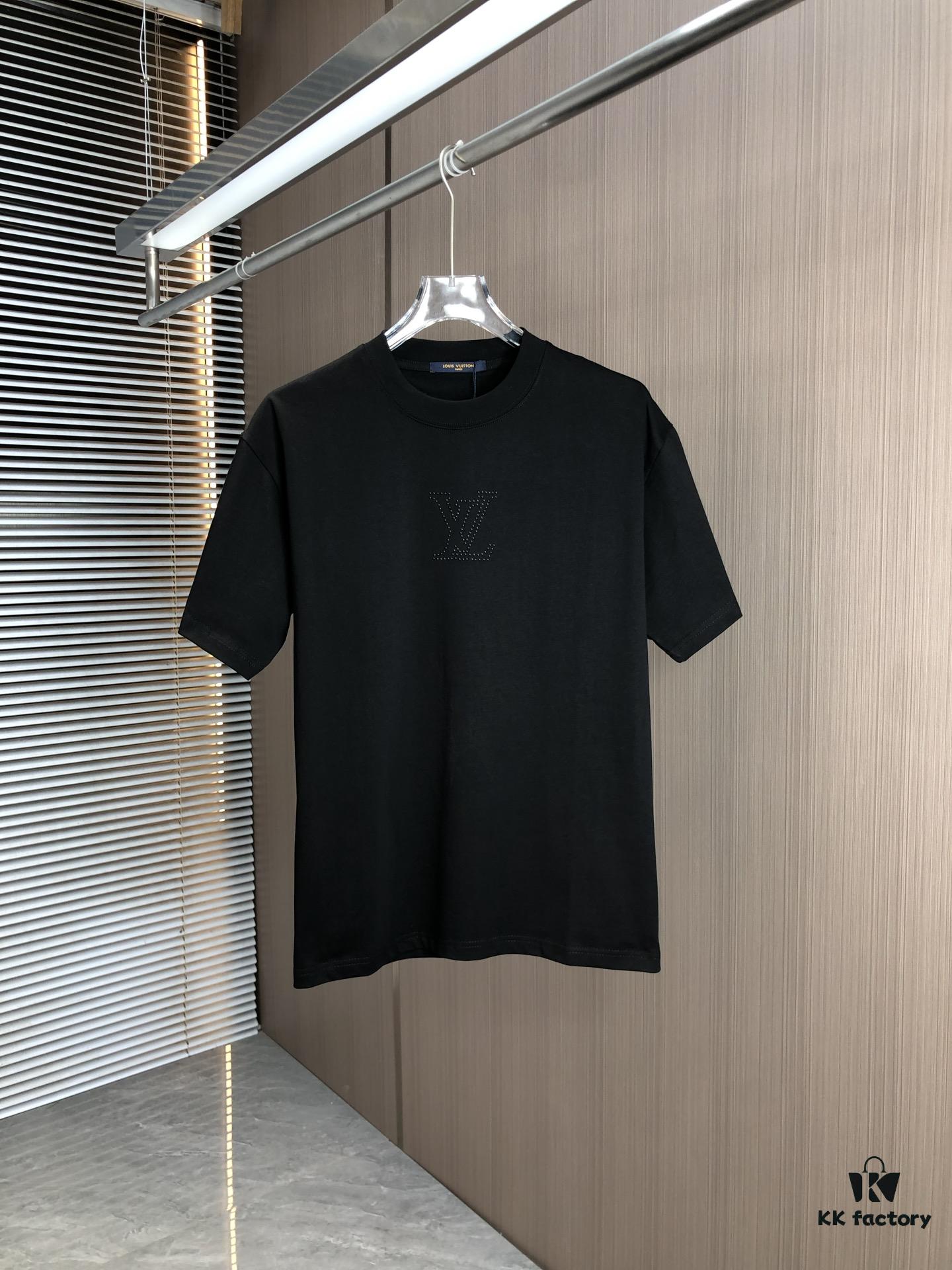 LV Louis Vuitton 2025 Spring/Summer New Arrival Round Neck Short Sleeve T-Shirt with Hot-Stone Embellishment and Engraved Pattern Technique, Made from High-Density 320g Double-Yarn Combed Cotton Fabric, Slightly Loose Fit, Soft and Substantial Fabric Texture, Unisex Design
