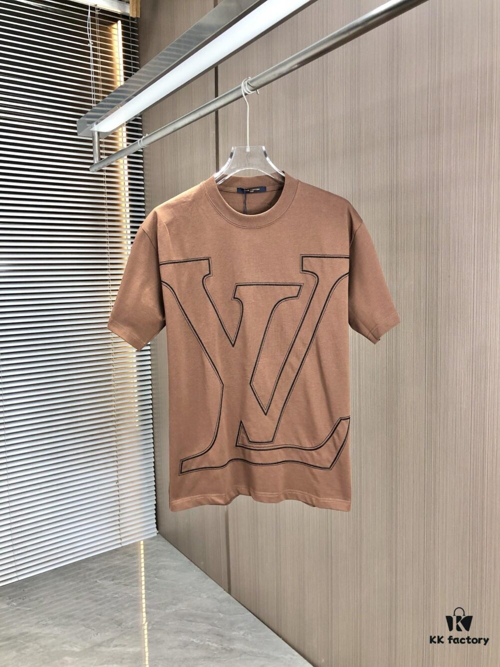 LV Louis Vuitton 2025 Spring/Summer New Arrival Round Neck Short Sleeve T-Shirt with Chain and Single Needle Embroidery, Premium 320g Double-Combed Cotton Fabric, Slightly Loose Fit, Unisex Design
