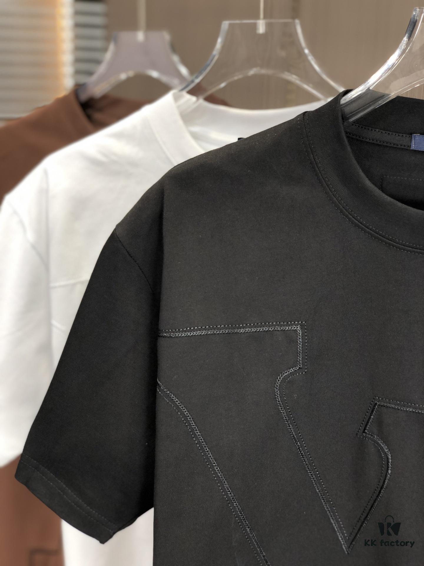 Louis Vuitton 2025 Spring/Summer New Arrival Round Neck Short Sleeve T-Shirt with Chain and Single-Needle Embroidery, Premium 320g Double-Combed Cotton Fabric, Slightly Loose Unisex Fit