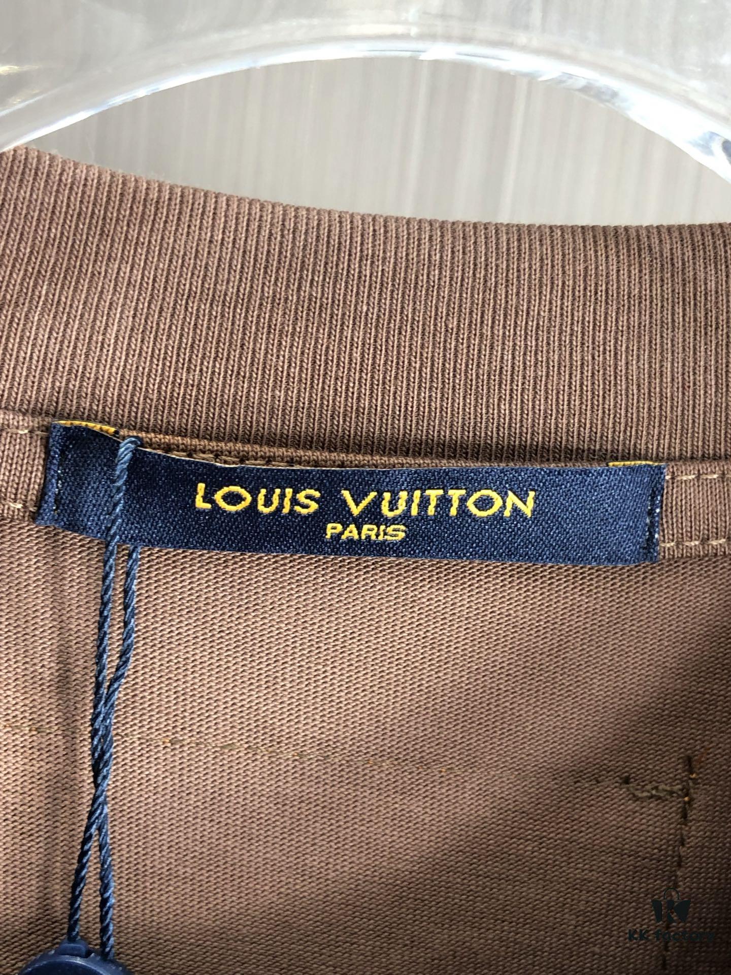 LV Louis Vuitton 2025 Spring/Summer New Arrival Round Neck Short Sleeve T-Shirt with Chain and Single Needle Embroidery, Premium 320g Double-Combed Cotton Fabric, Slightly Loose Fit, Unisex Design