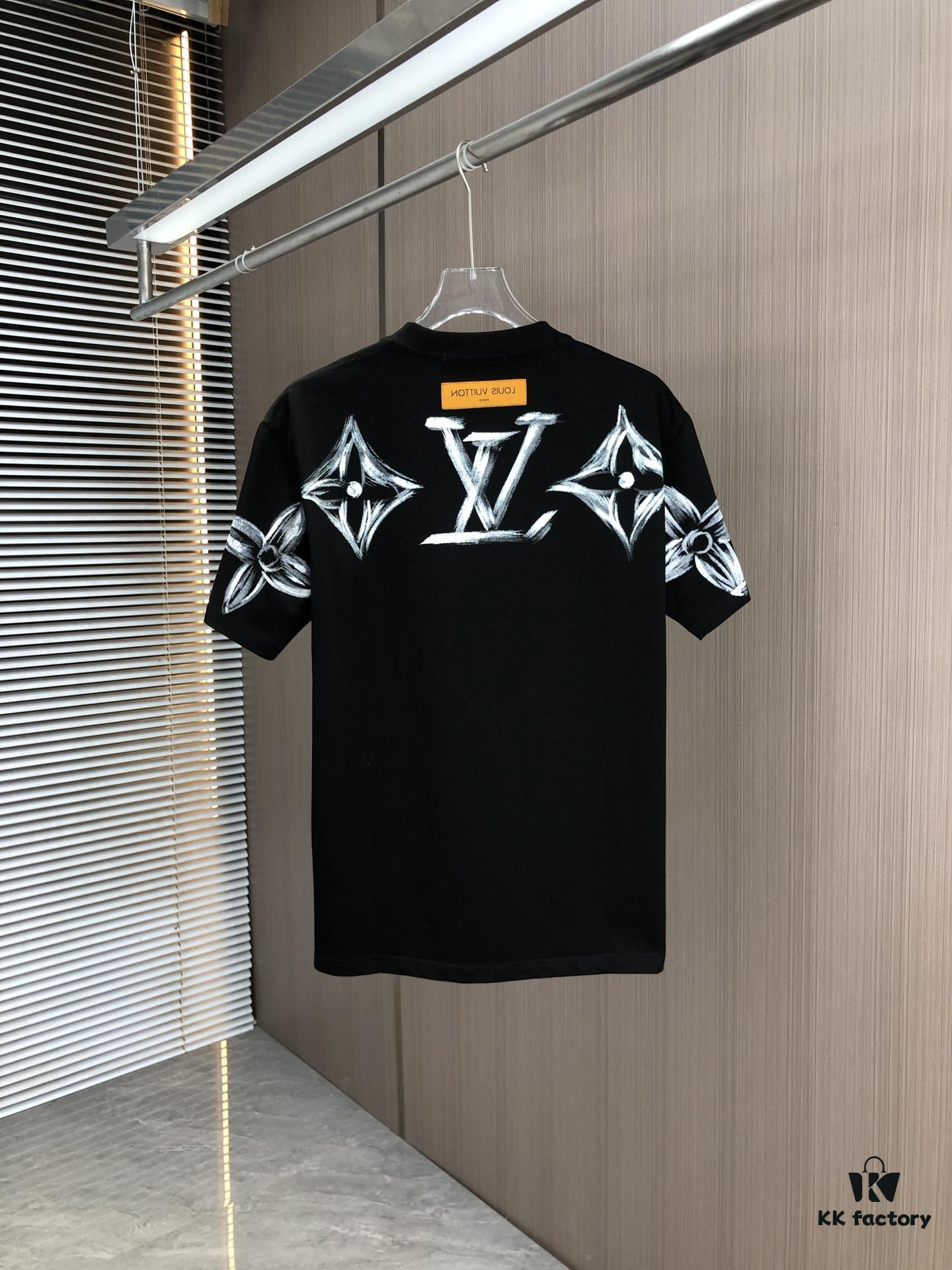 LV Louis Vuitton 2025 Spring/Summer New Arrival Round Neck Short Sleeve T-Shirt with Hand-Painted Print, Made from 320g Double-Combed Cotton Fabric, Slightly Loose Fit, Soft and Substantial Fabric Texture, Unisex Design