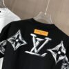 LV Louis Vuitton 2025 Spring/Summer New Arrival Round Neck Short Sleeve T-Shirt with Hand-Painted Print, Made from 320g Double-Combed Cotton Fabric, Slightly Loose Fit, Soft and Substantial Fabric Texture, Unisex Design