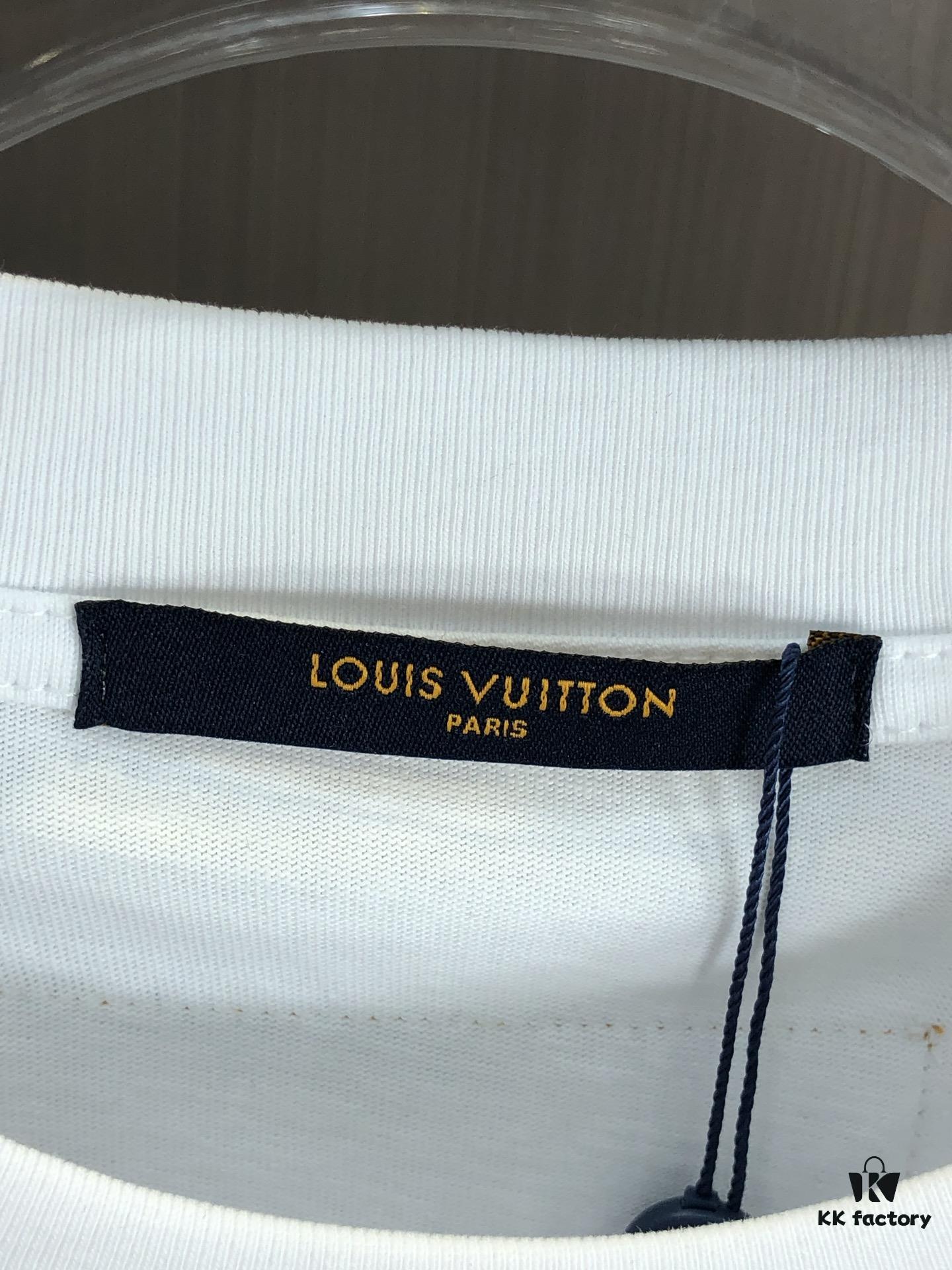 LV Louis Vuitton 2025 Spring-Summer New Arrival Round Neck Short Sleeve T-Shirt with Hand-Painted Print, Made from 320g Double-Layer Combed Cotton Fabric, Slightly Loose Fit, Soft and Substantial Fabric Texture, Unisex Design