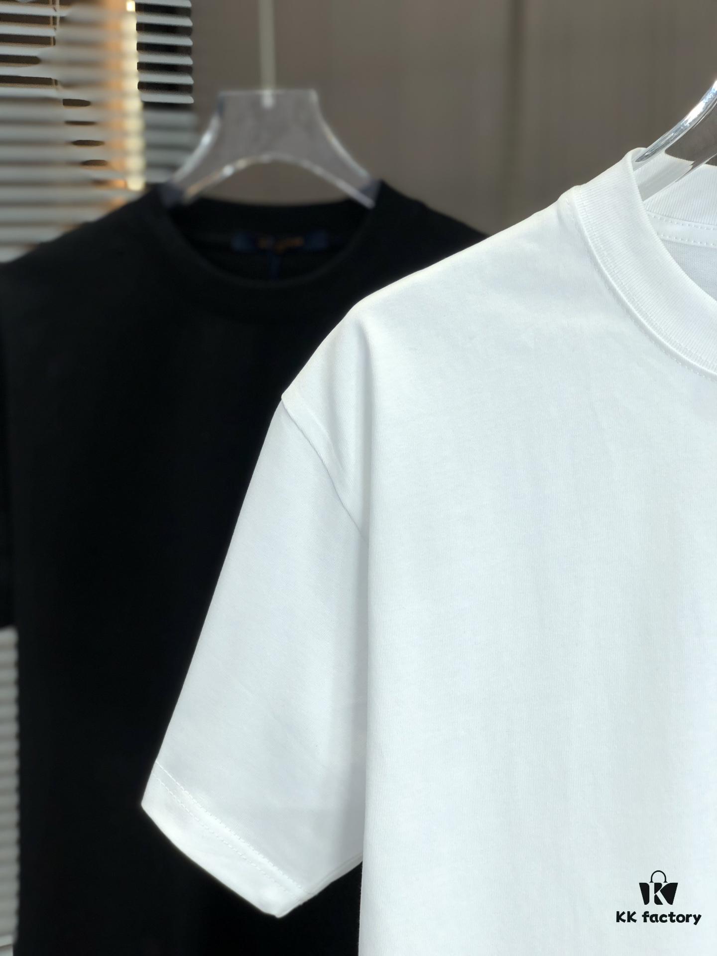 LV Louis Vuitton 2025 Spring-Summer New Arrival Round Neck Short Sleeve T-Shirt with Hand-Painted Print, Made from 320g Double-Layer Combed Cotton Fabric, Slightly Loose Fit, Soft and Substantial Fabric Texture, Unisex Design