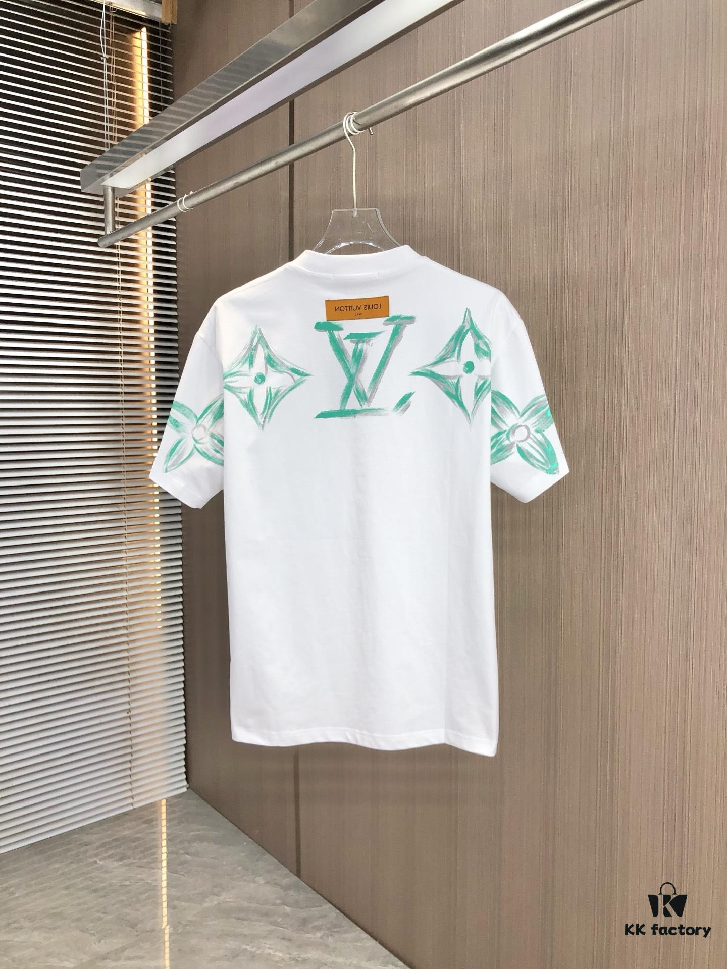 LV Louis Vuitton 2025 Spring-Summer New Arrival Round Neck Short Sleeve T-Shirt with Hand-Painted Print, Made from 320g Double-Layer Combed Cotton Fabric, Slightly Loose Fit, Soft and Substantial Fabric Texture, Unisex Design