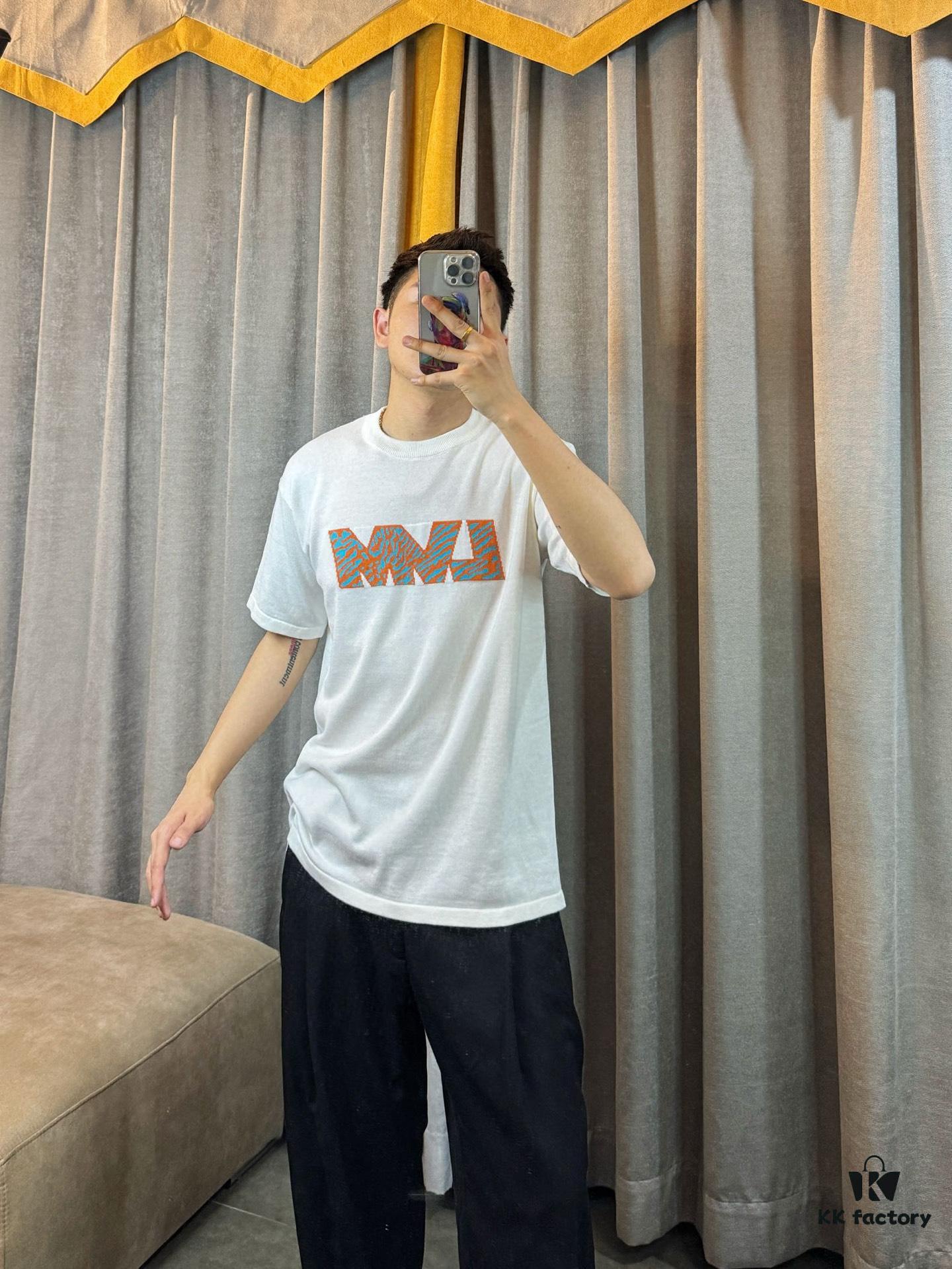 Real-shot model photo