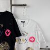 New LV Louis Vuitton 2024 Graffiti Print Short Sleeve T-Shirt, Premium 260g 32s Double Yarn Fabric, Soft and Comfortable Unisex Design, Stylish and Versatile