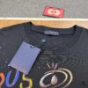 New LV Louis Vuitton 2024 Graffiti Print Short Sleeve T-Shirt, Premium 260g 32s Double Yarn Fabric, Soft and Comfortable Unisex Design, Stylish and Versatile