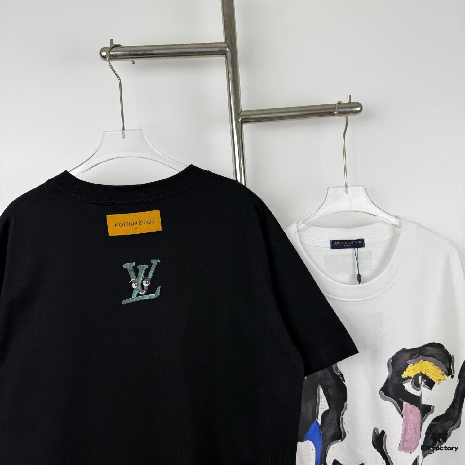 New LV Louis Vuitton 2024 Graffiti Print Short Sleeve T-Shirt, Premium 260g 32s Double Yarn Fabric, Ultra Soft and Comfortable Unisex Tee