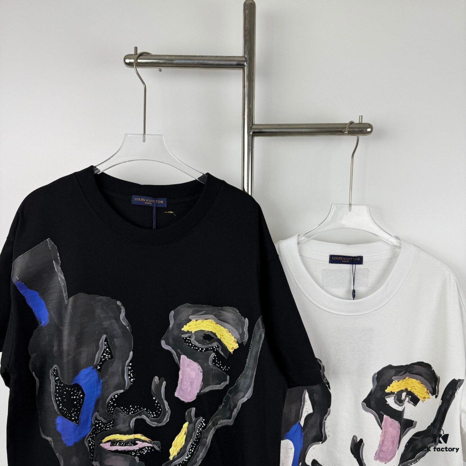 New LV Louis Vuitton 2024 Graffiti Print Short Sleeve T-Shirt, Premium 260g 32s Double Yarn Fabric, Ultra Soft and Comfortable Unisex Tee