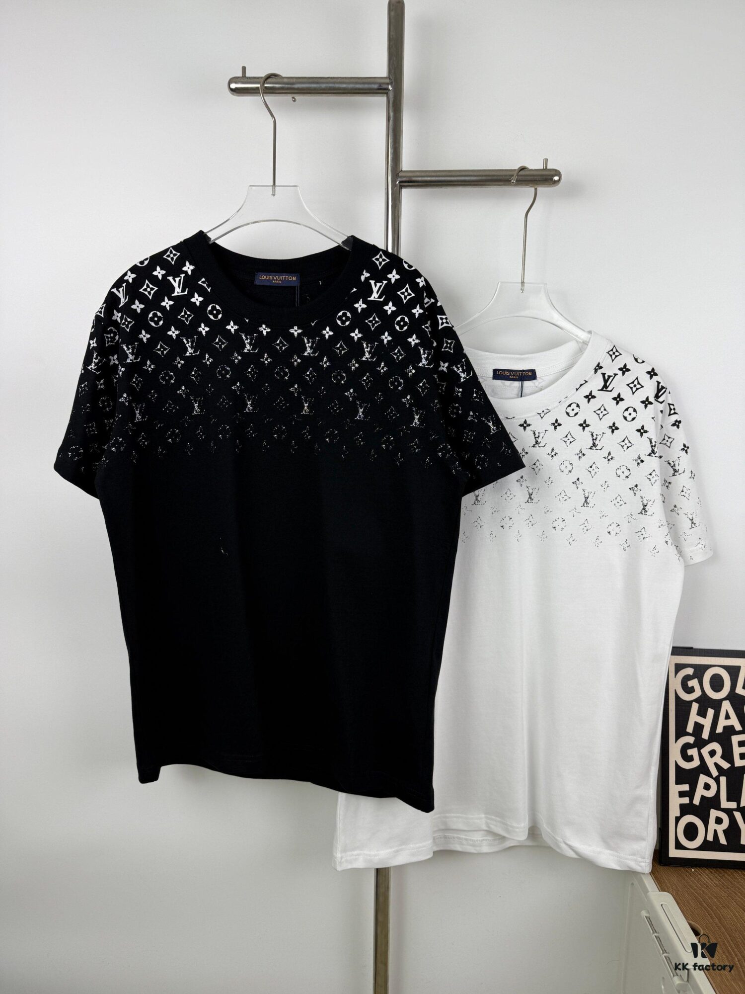 New Louis Vuitton 270g Crew Neck Short Sleeve T-Shirt with Gradient Starry Night Logo Print