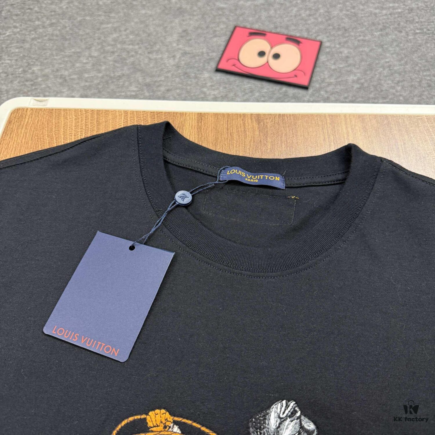 New Arrival LOUIS VUITTON Western Cowboy Style Fully Embroidered Short Sleeve T-Shirt, High-Density Imported 270g Fabric, High-Temperature Dyeing and Post-Setting Treatment! Complete Triple Labeling