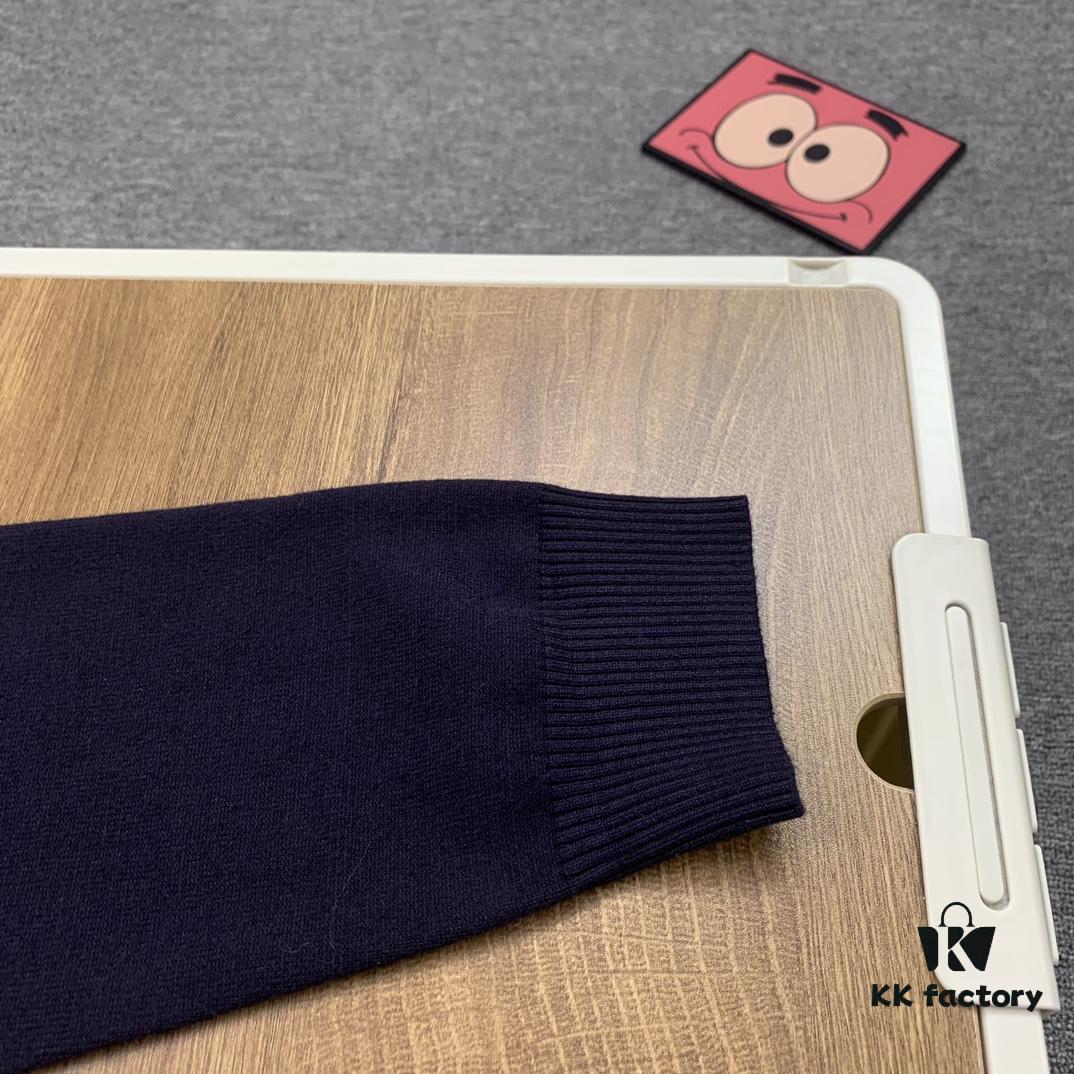 New LV Navy Blue Heart Sweater with 15% Wool, Soft and Comfortable for Direct Wear, High-Quality Version, Warm and Premium Texture