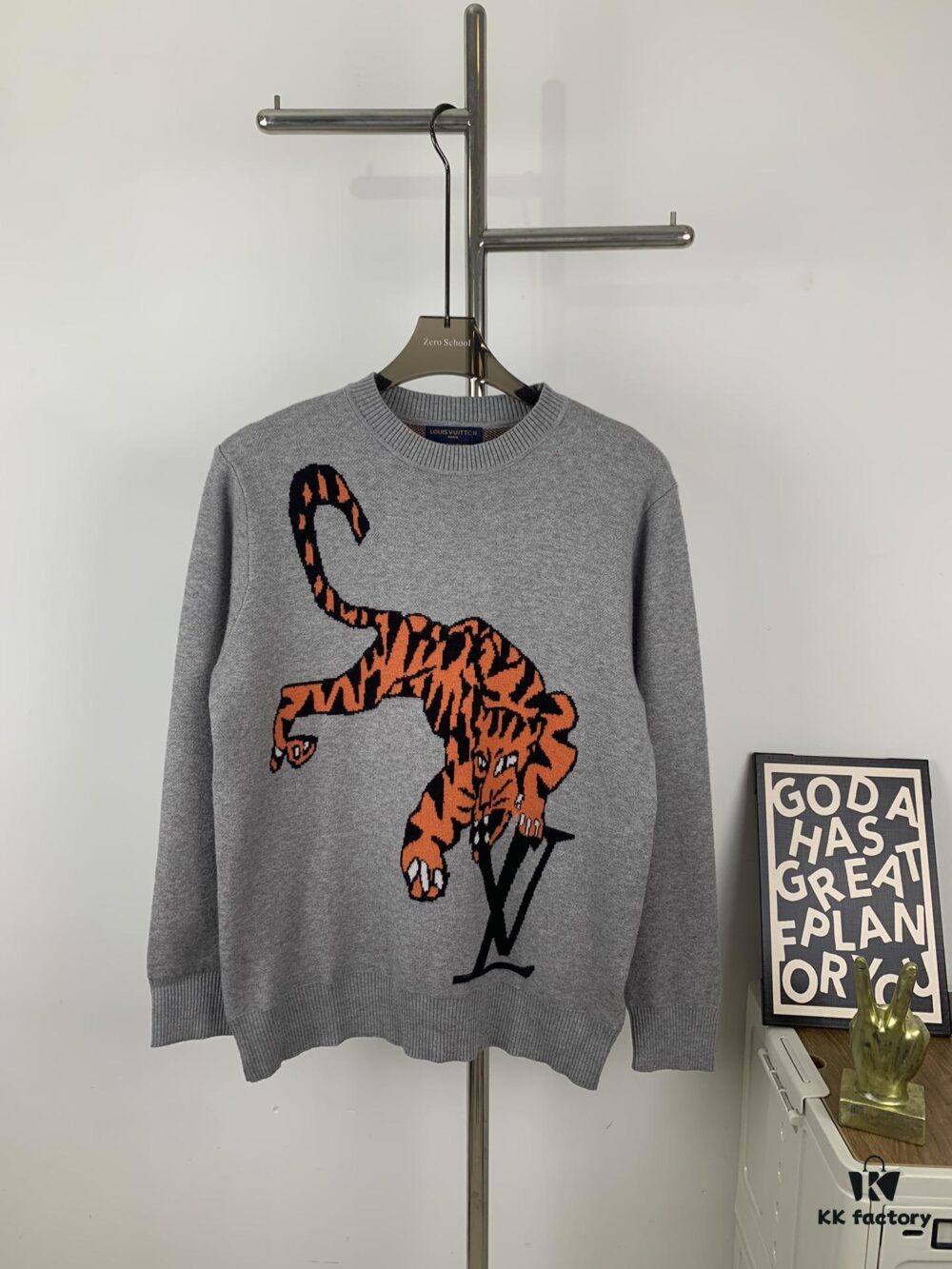 New LV Louis Vuitton Tiger Logo Sweater 2022 Limited Edition for Year of the Tiger, Double-Sided Wool Knit with Tiger Motif