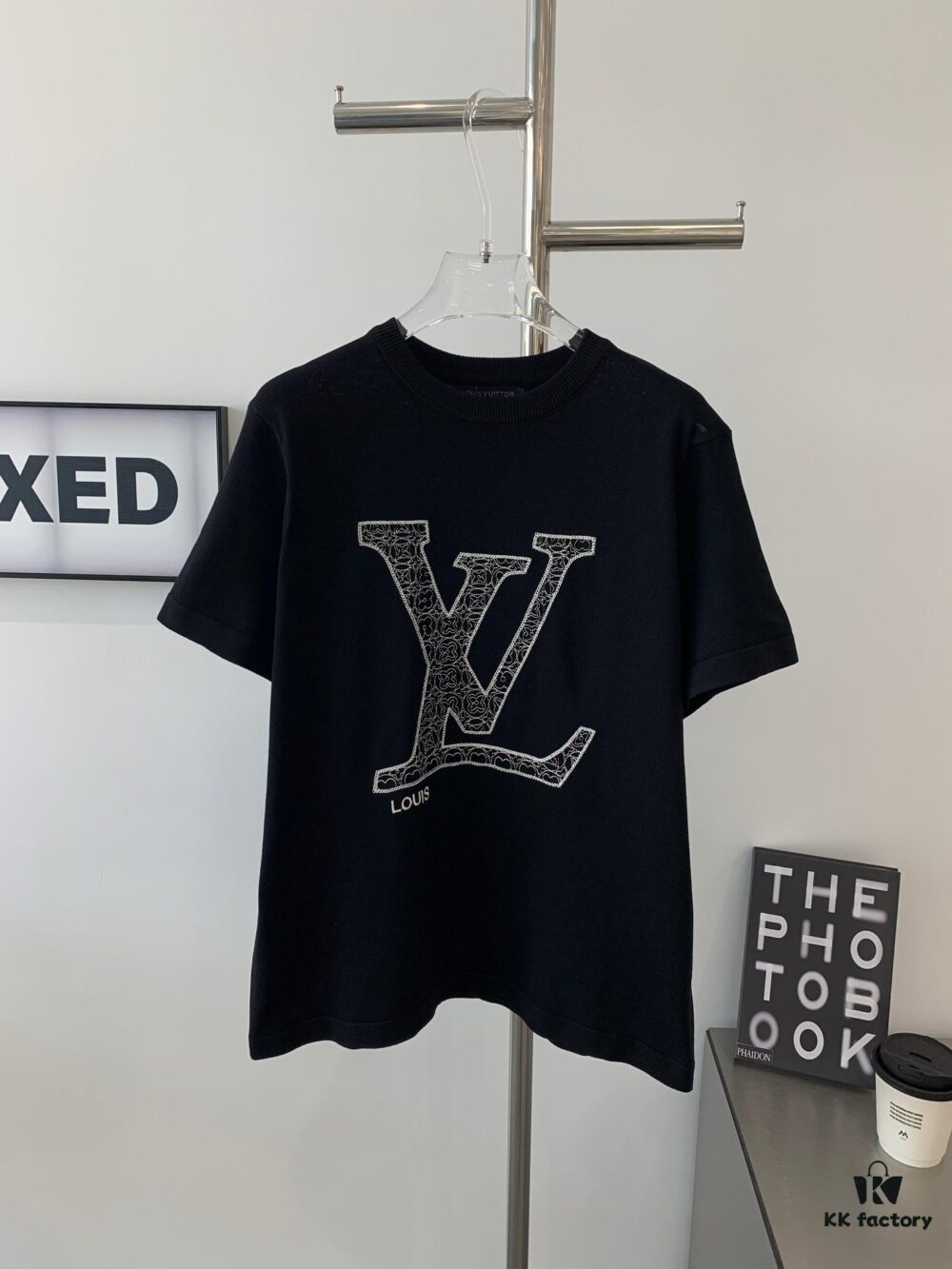 New Louis Vuitton Embroidered Logo Short Sleeve T-Shirt with Knitted Collar, Unisex Oversized Fit