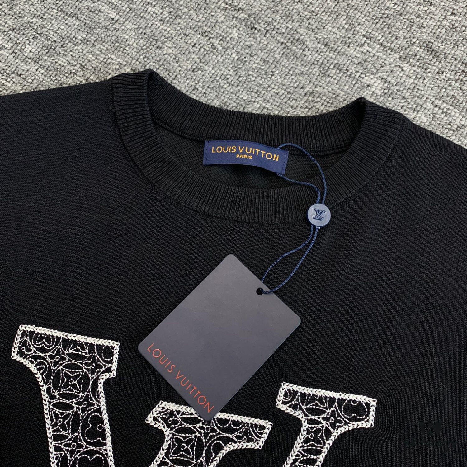 New Louis Vuitton Embroidered Logo Short Sleeve T-Shirt with Knitted Collar, Unisex Oversized Fit