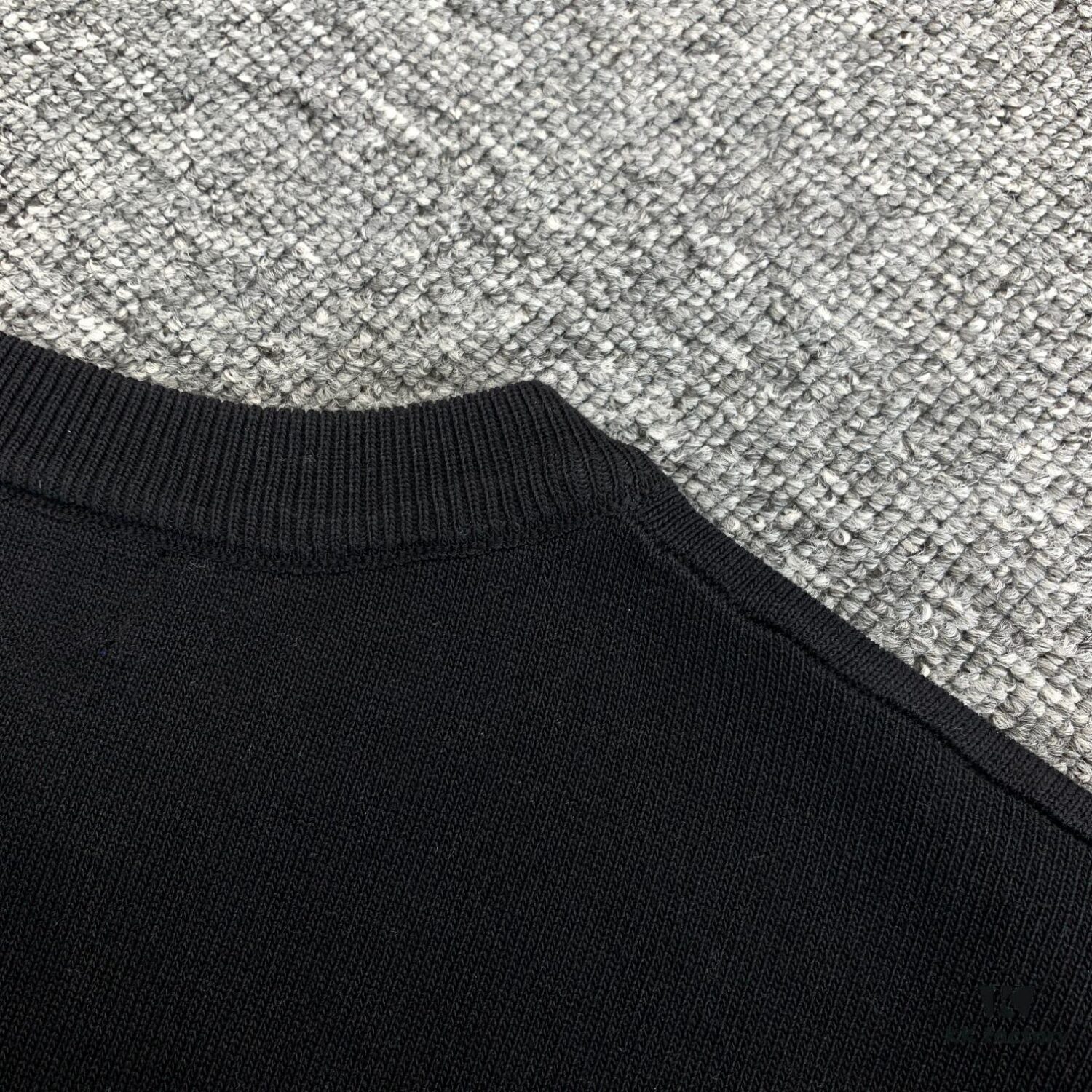 New Louis Vuitton Embroidered Logo Short Sleeve T-Shirt with Knitted Collar, Unisex Oversized Fit