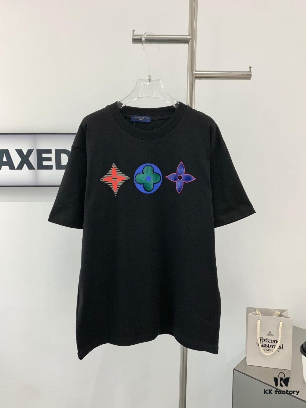 New Arrival LOUIS VUITTON LV Chest Tricolor Flower Logo Printed Short Sleeve T-Shirt