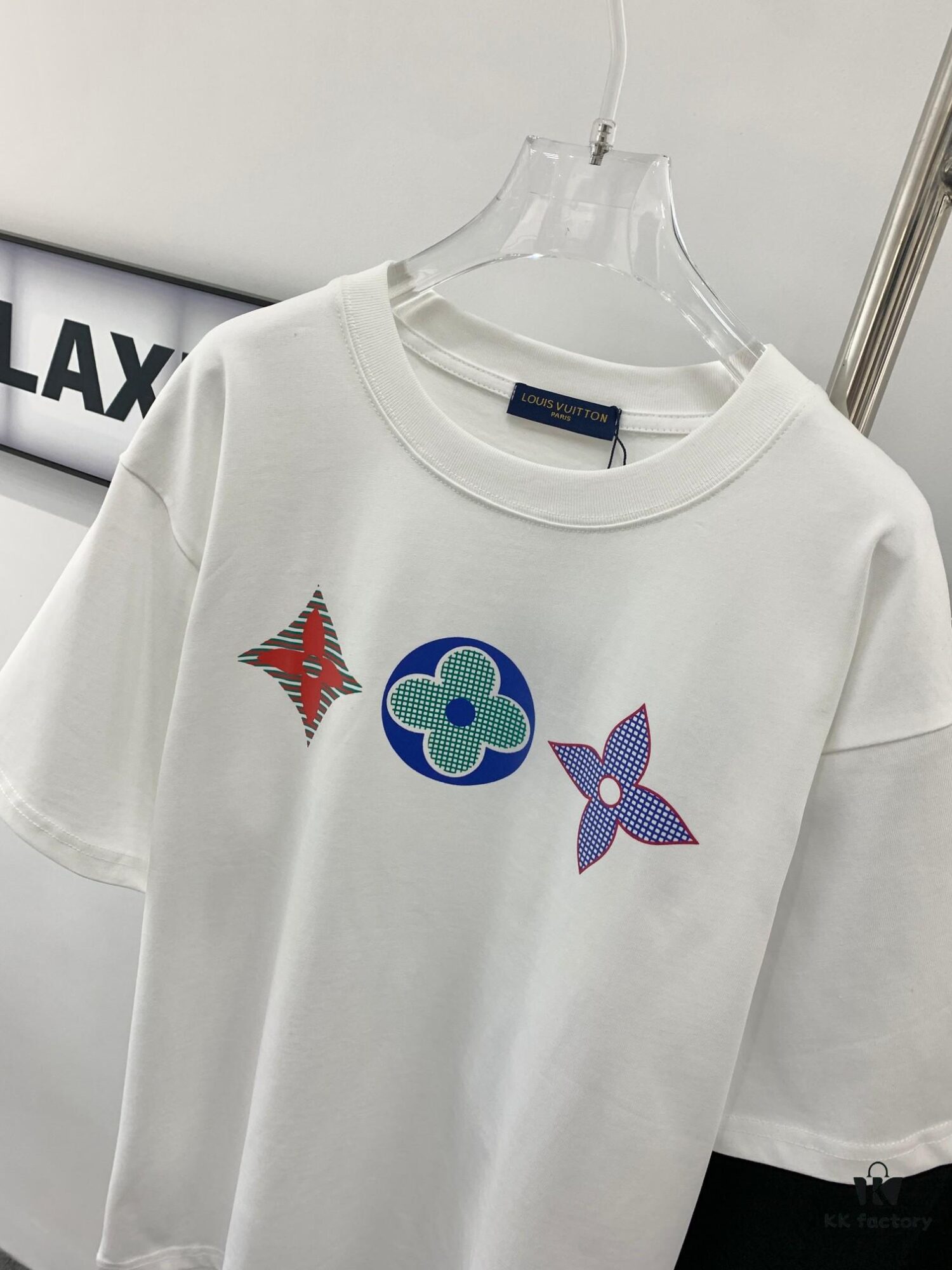 New Arrival LOUIS VUITTON LV Chest Tricolor Flower Logo Printed Short Sleeve T-Shirt